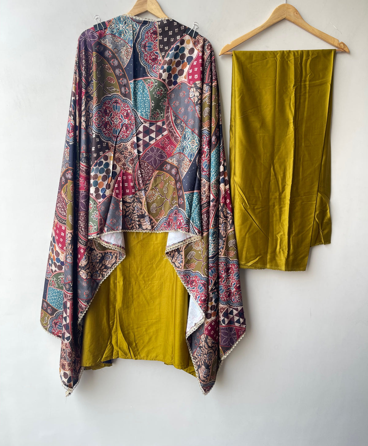 Exquisite Glaze Cotton Printed Fabric Unstitched Suit Set