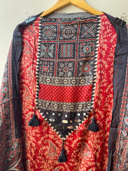Gajji silk printed unstitched ladies suit Rc19309