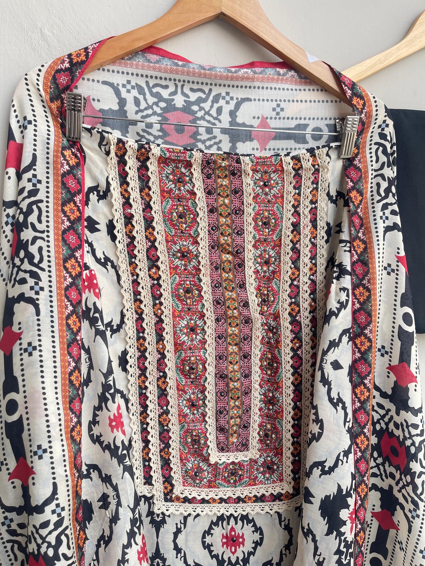 Muslin Ikkad Print Unstitched Ladies Suit RC-18299