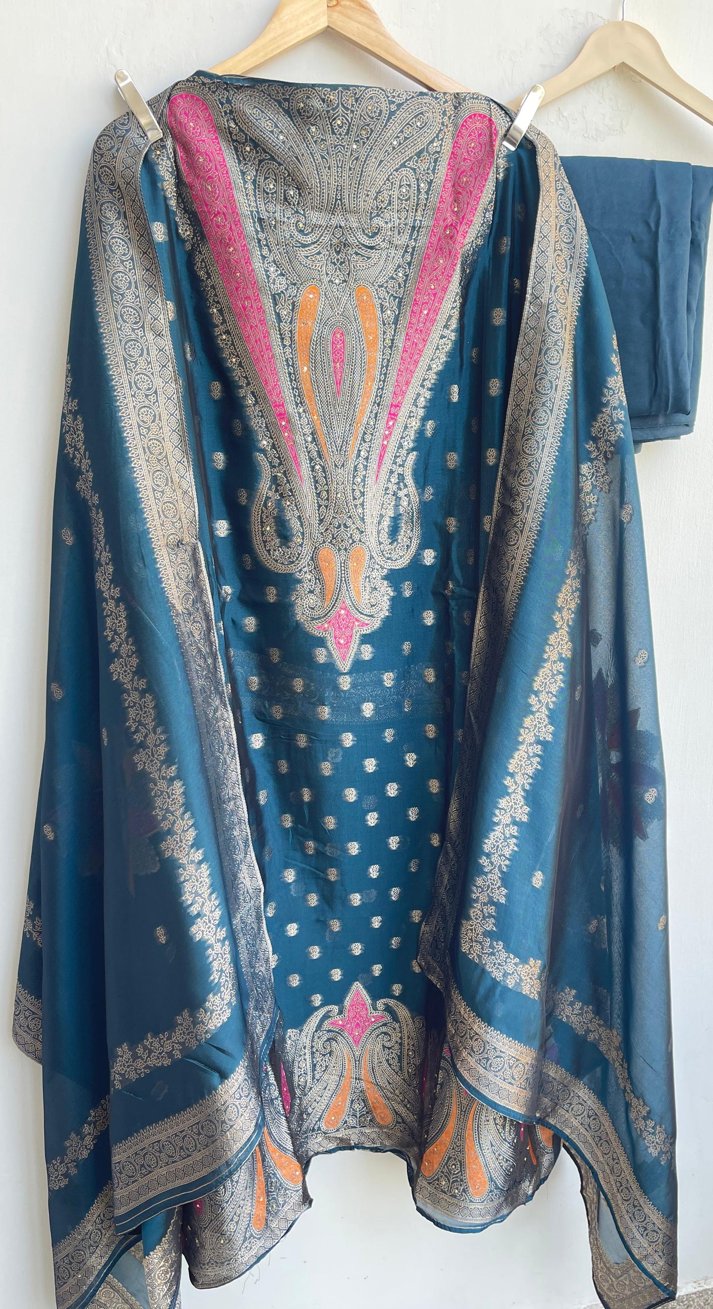 Banarasi silk unstitched ladies suit Rc17878 (b)