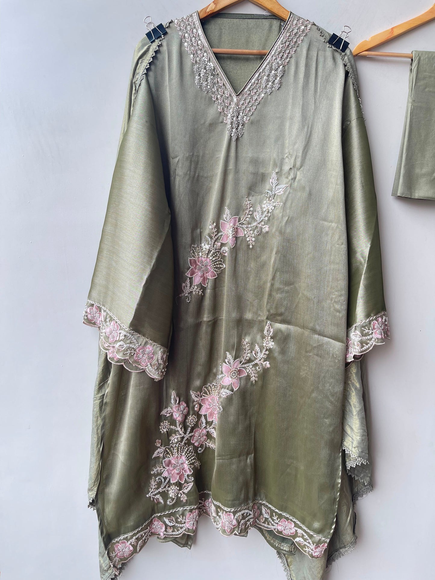 Pure shimmer giraffe silk unstitched ladies suit Rc19170 (b)