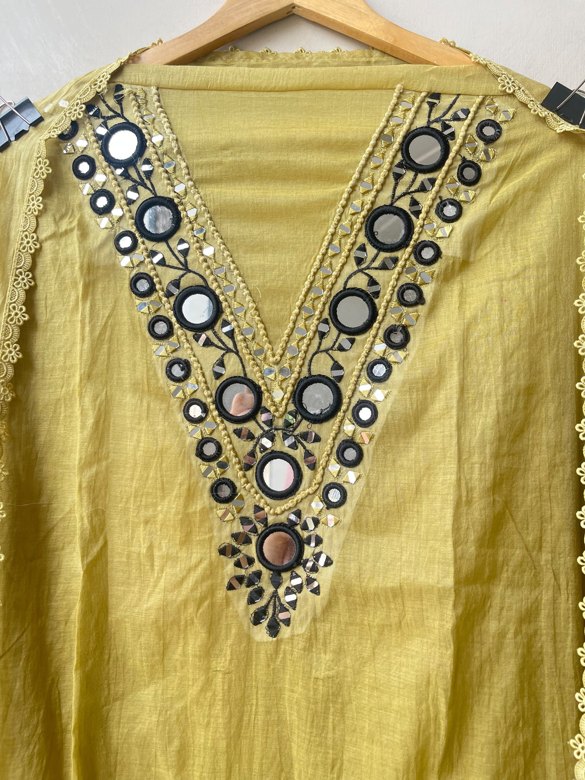 Premium Mul Chanderi Designer Unstitched 3 Pcs Suit Set