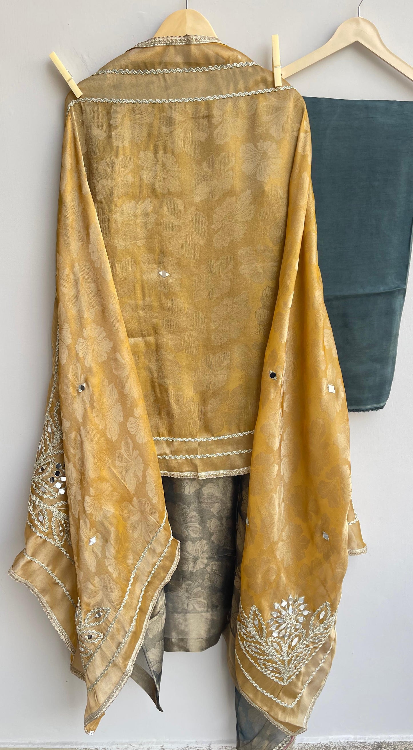 Shimmer silk unstitched ladies suit Rc17923 (a)