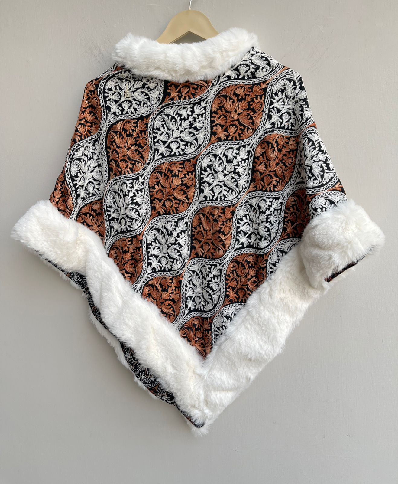 Winter ladies ponchos Rc17885