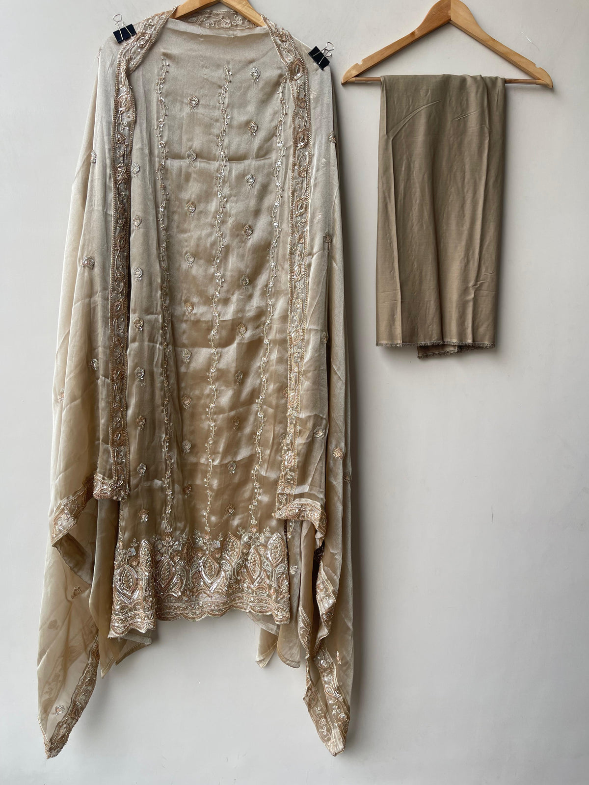 Shimmer glass silk fabric unstitched ladies suit