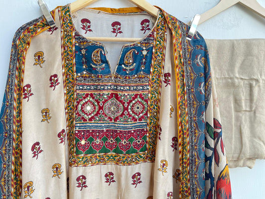 Crape satin unstitched ladies suit Rc17876