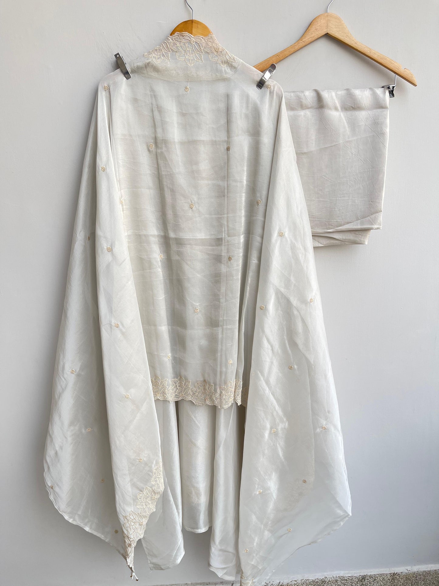 Shimmer organza unstitched ladies suit Rc18439