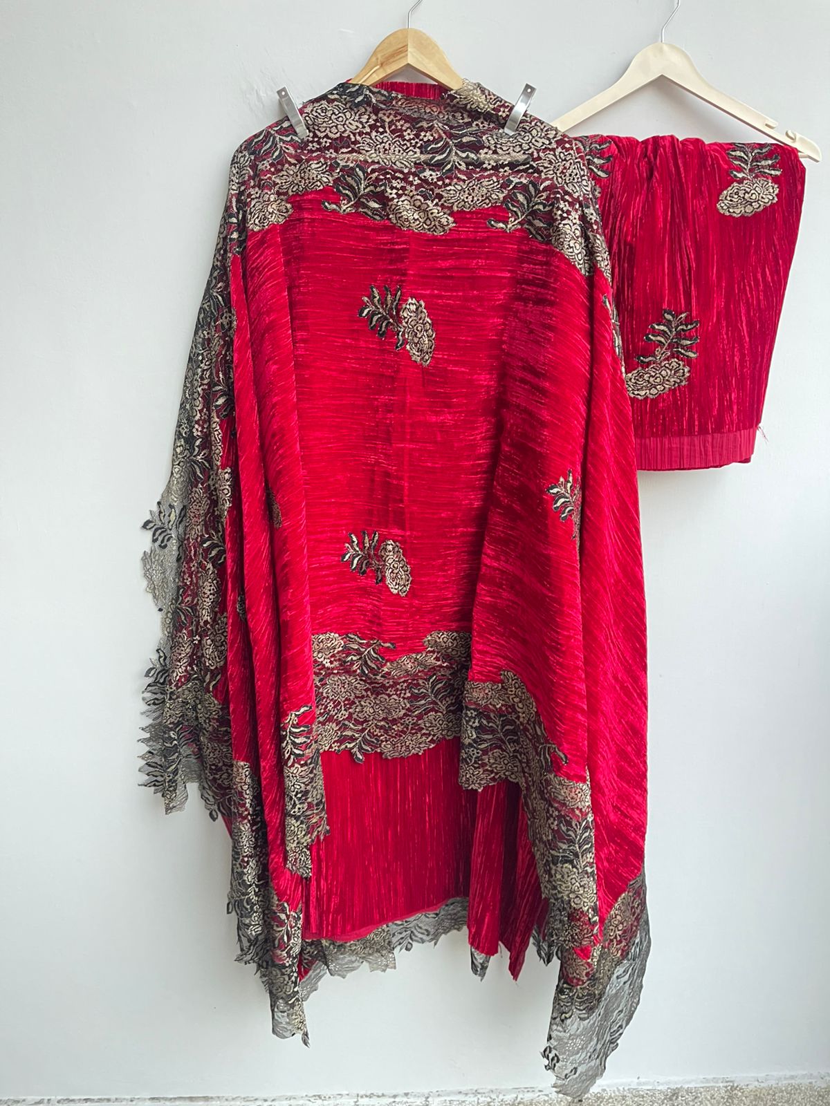 Micra crushed velvet unstitched ladies suit Rc18275