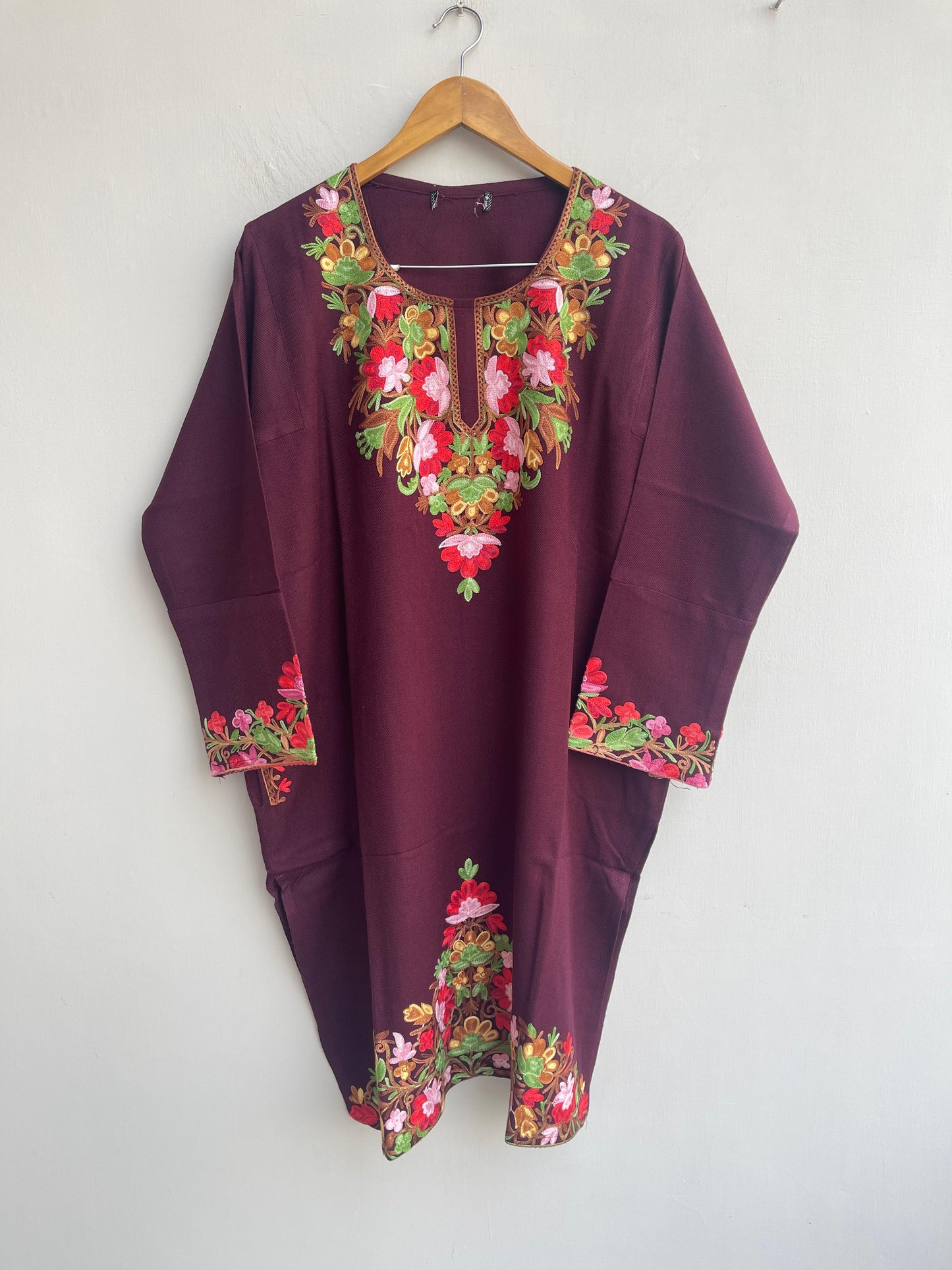 Kashmiri readymade ladies winter kurta Rc18340