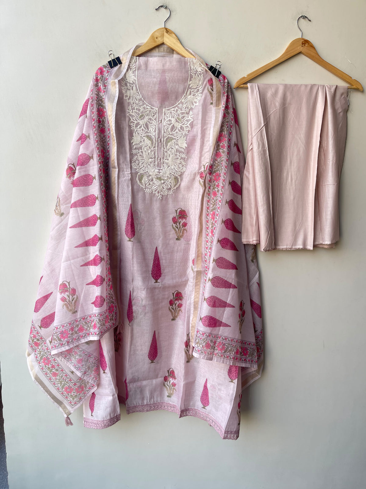 Premium Mul Chanderi Designer Unstitched 3Pcs Suit Set