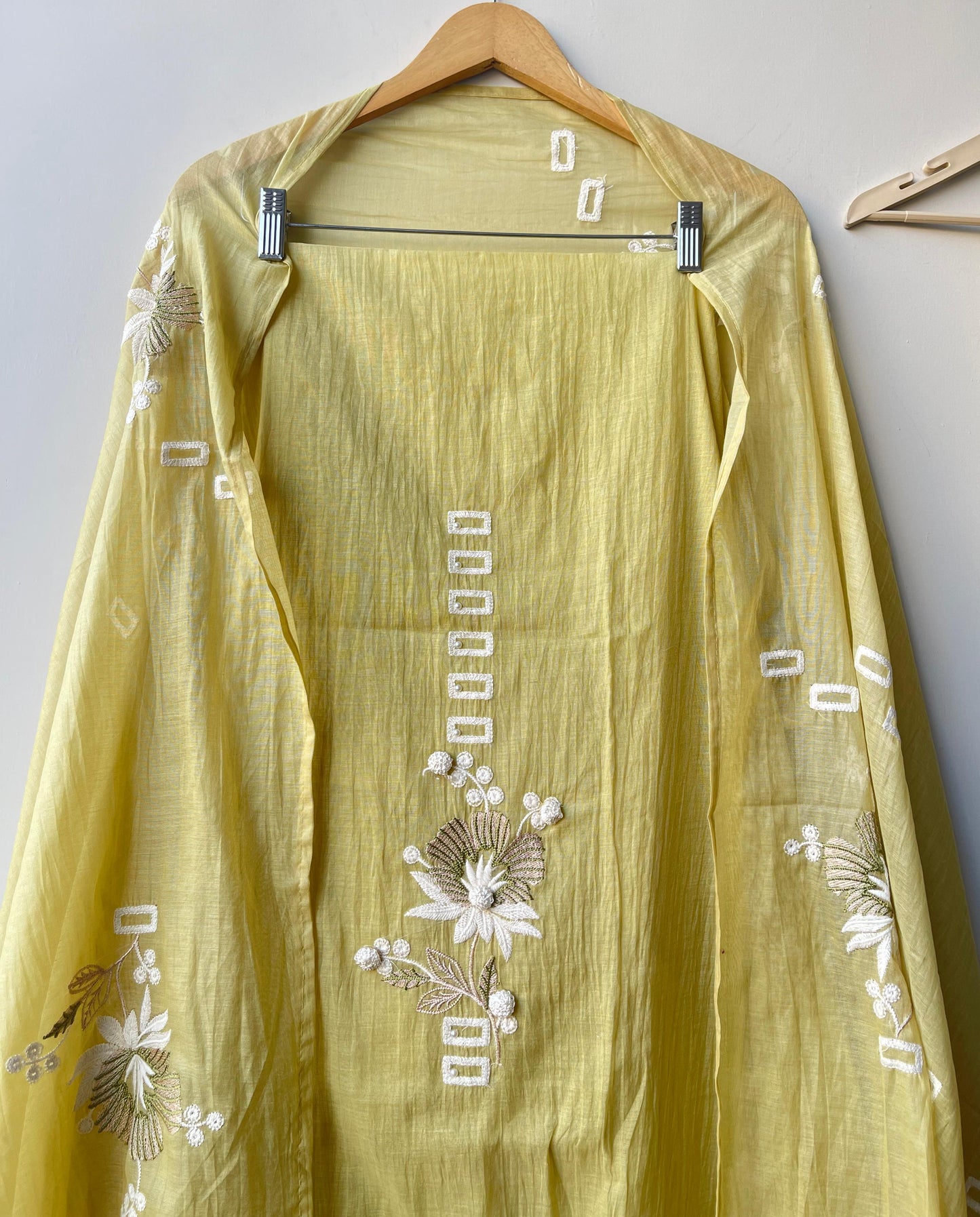 Mul Chanderi Unstitched Ladies Suit RC-18717 (b)