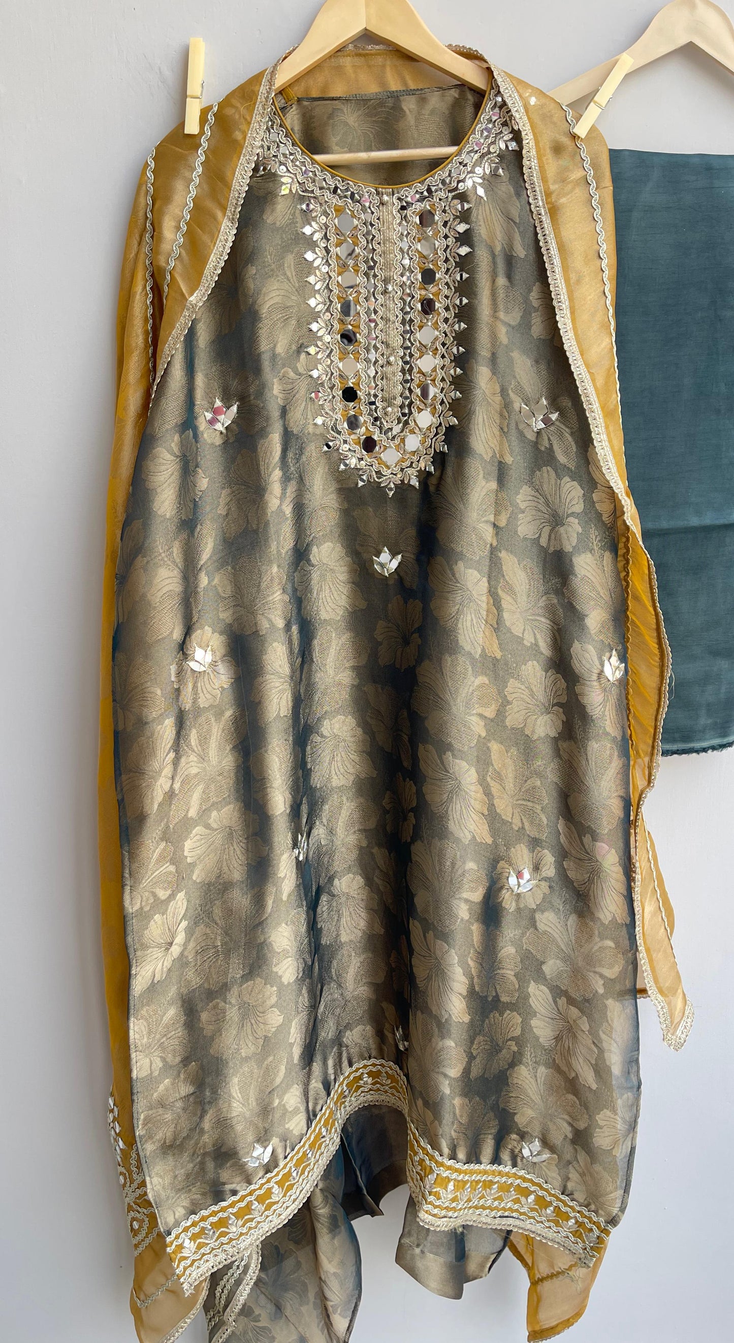 Shimmer silk unstitched ladies suit Rc17923 (a)