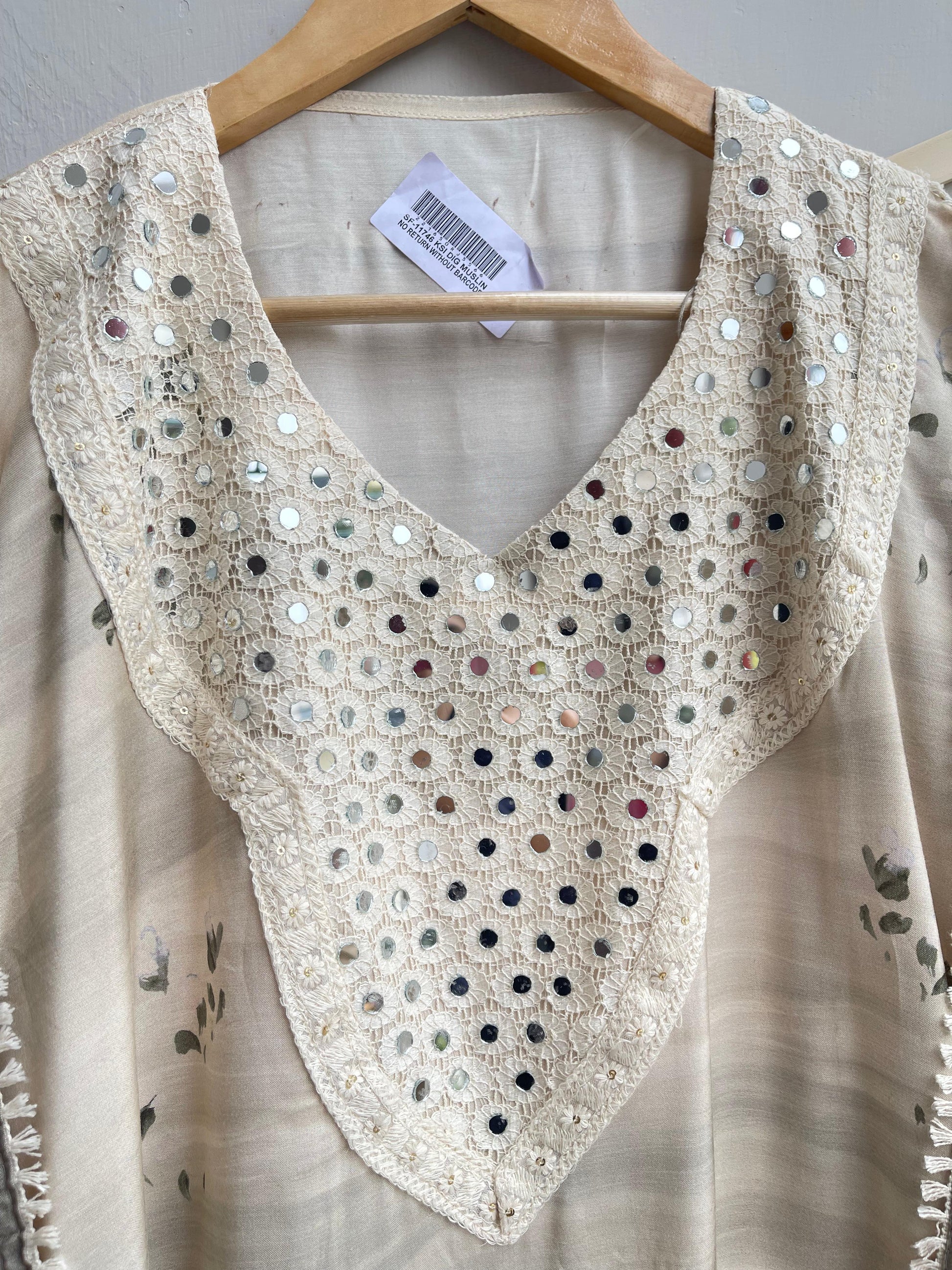 Muslin Printed Unstitched Ladies Suit RC-18261 – view 3