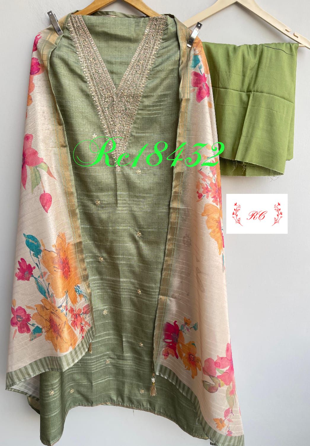 Silk unstitched ladies suit Rc18432 (b)