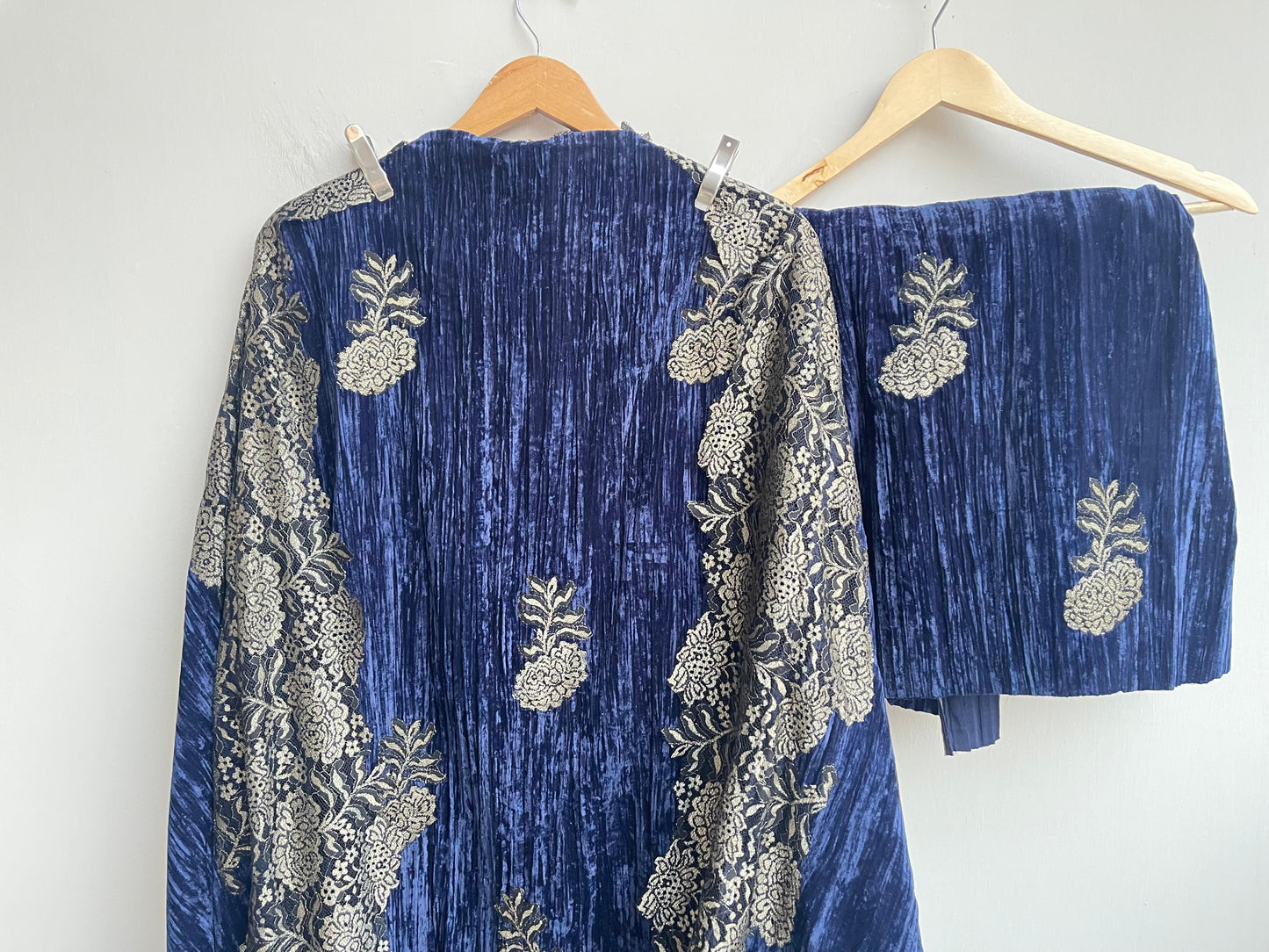 Micra crushed velvet unstitched ladies suit Rc18295 (a)