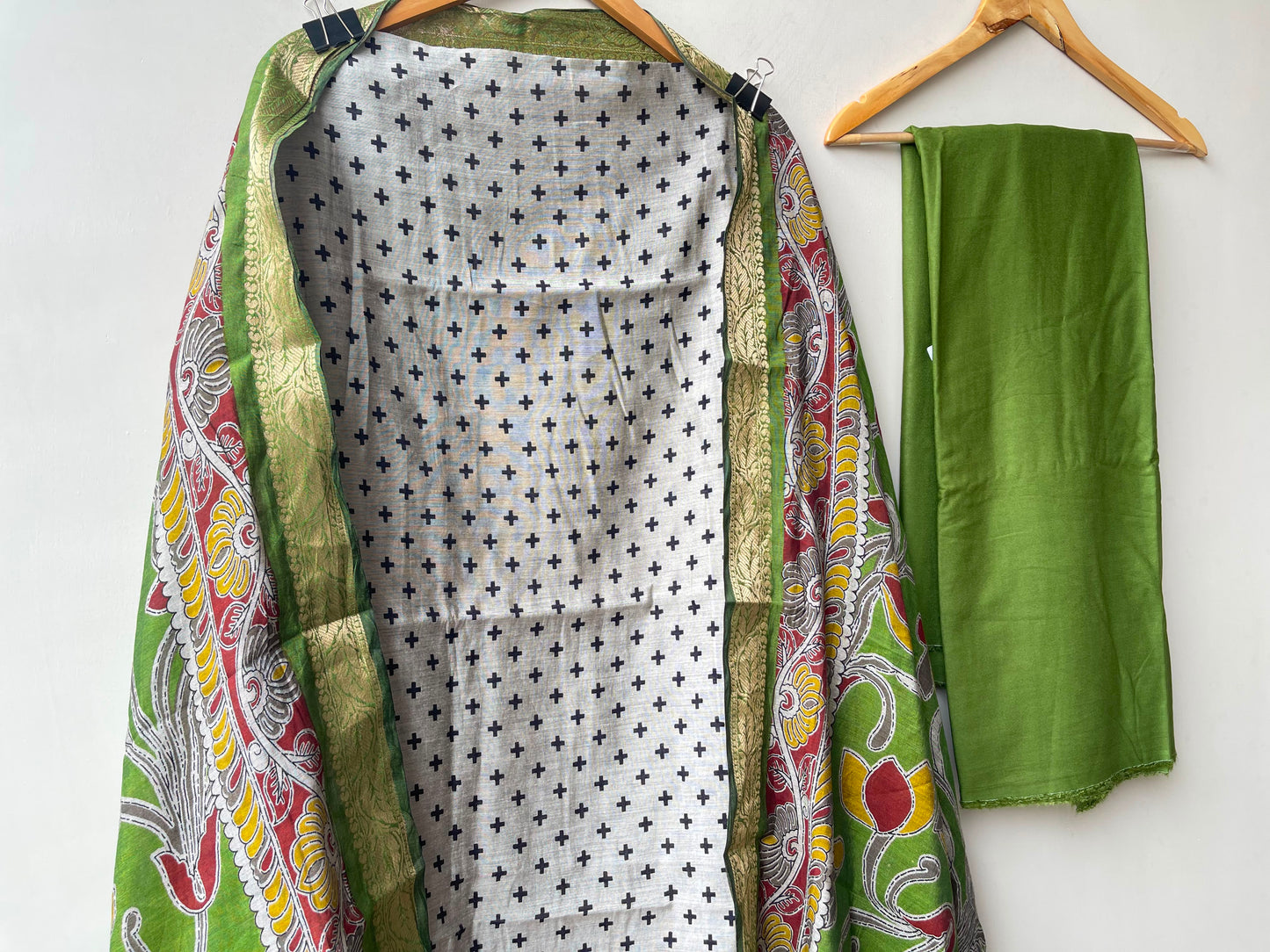 Mul chanderi printed unstitched ladies suit Rc18996