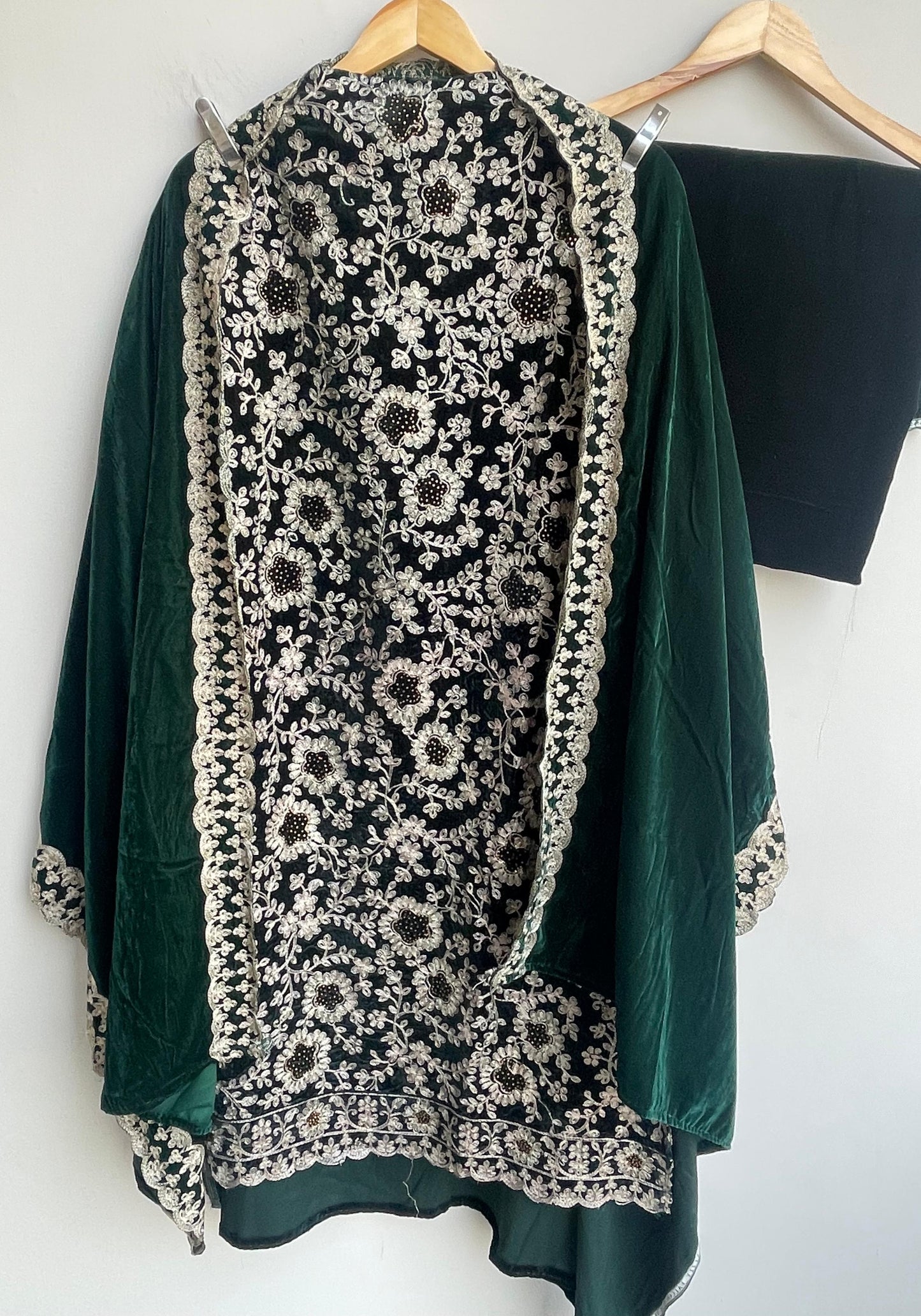 Resham embroidered unstitched velvet ladies suit Rc18838 (d)