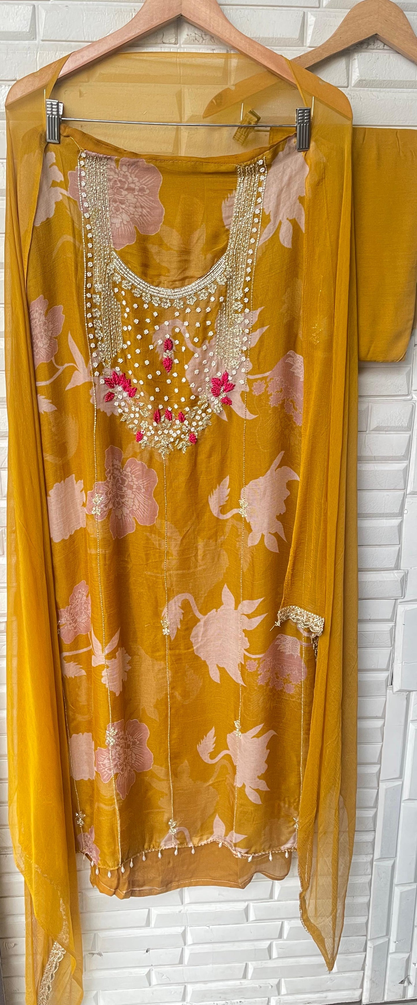 Burberry unstitched ladies suit Rc17772