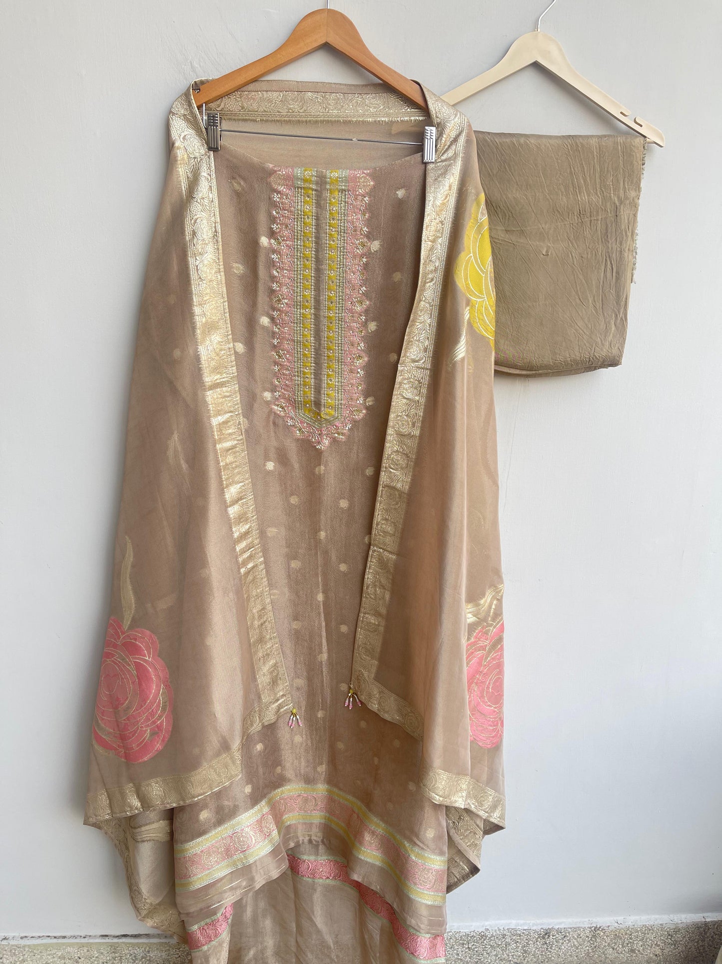 Banarasi shimmer tissue unstitched ladies suit Rc18358 (b)