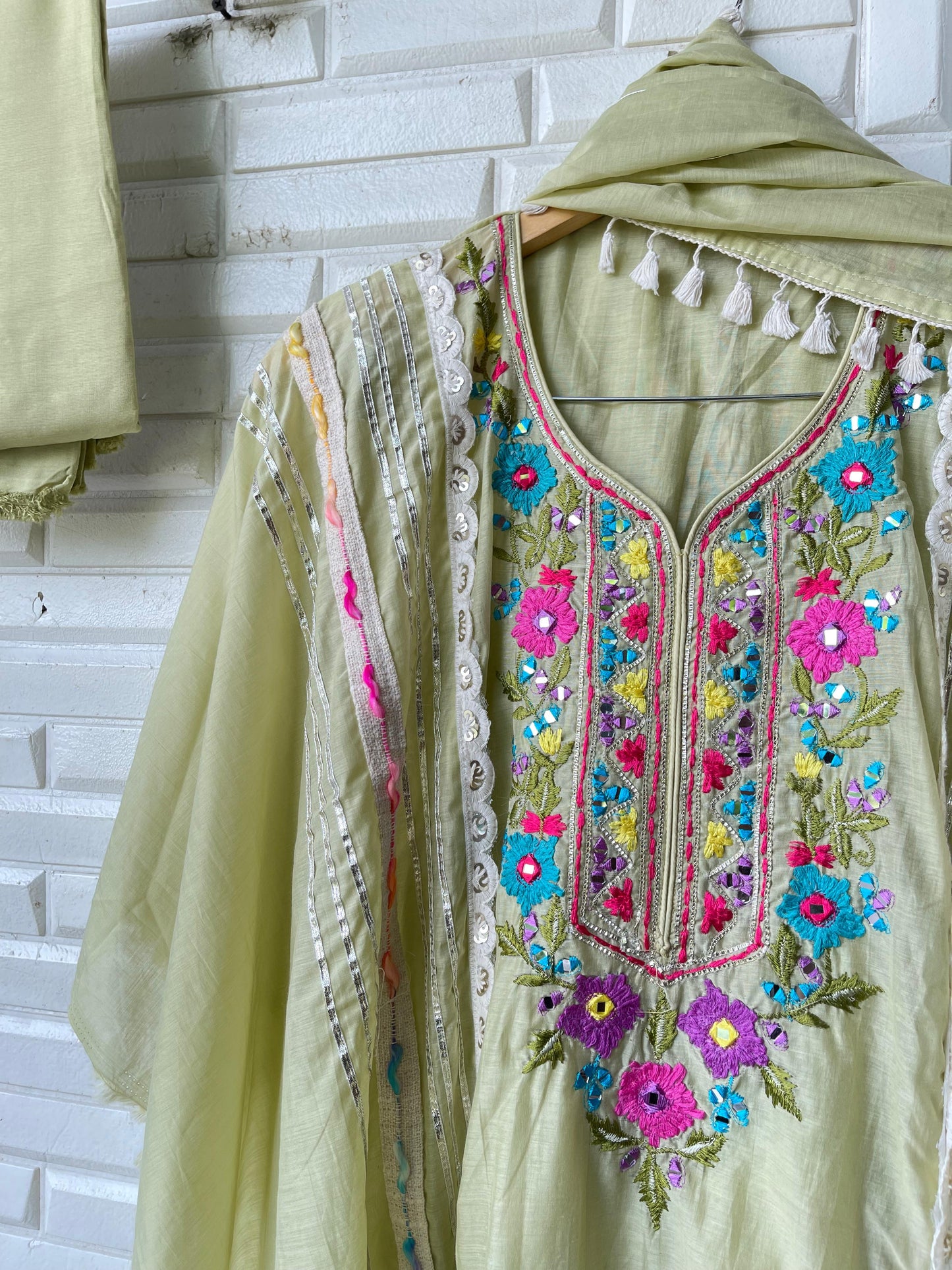 Mul chanderi unstitched ladies suit Rc17348 (b)