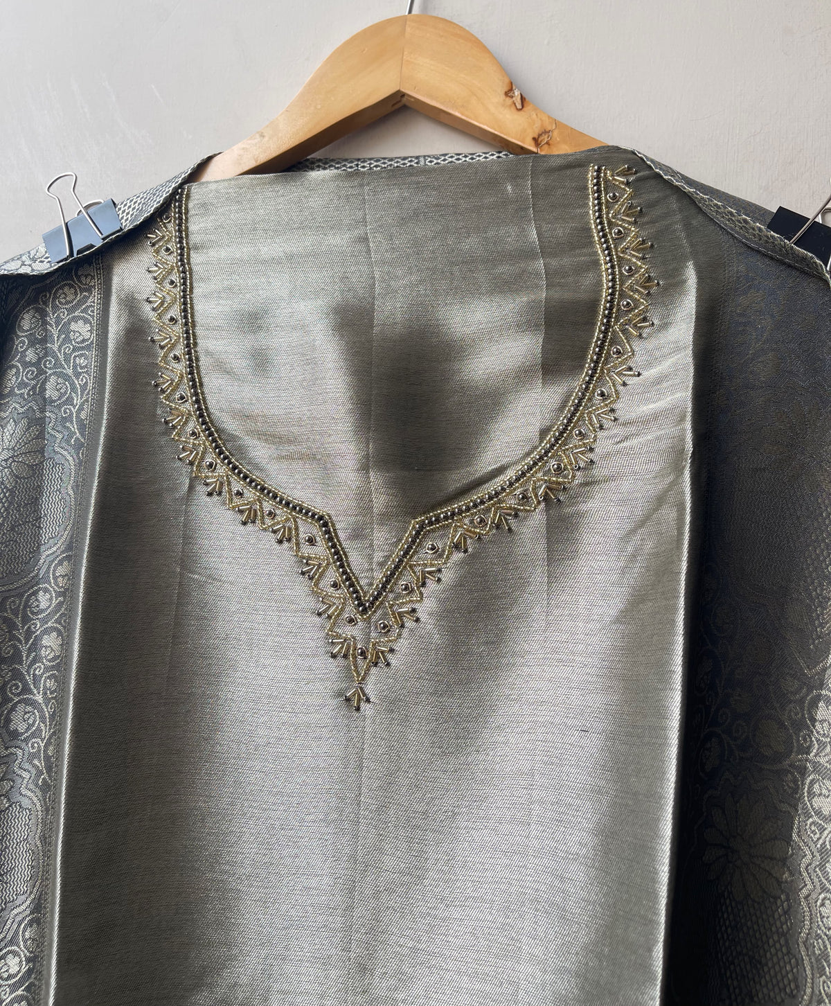 Premium Shimmer Giraffe Silk Weaving Unstitched 3 pcs Suit Set