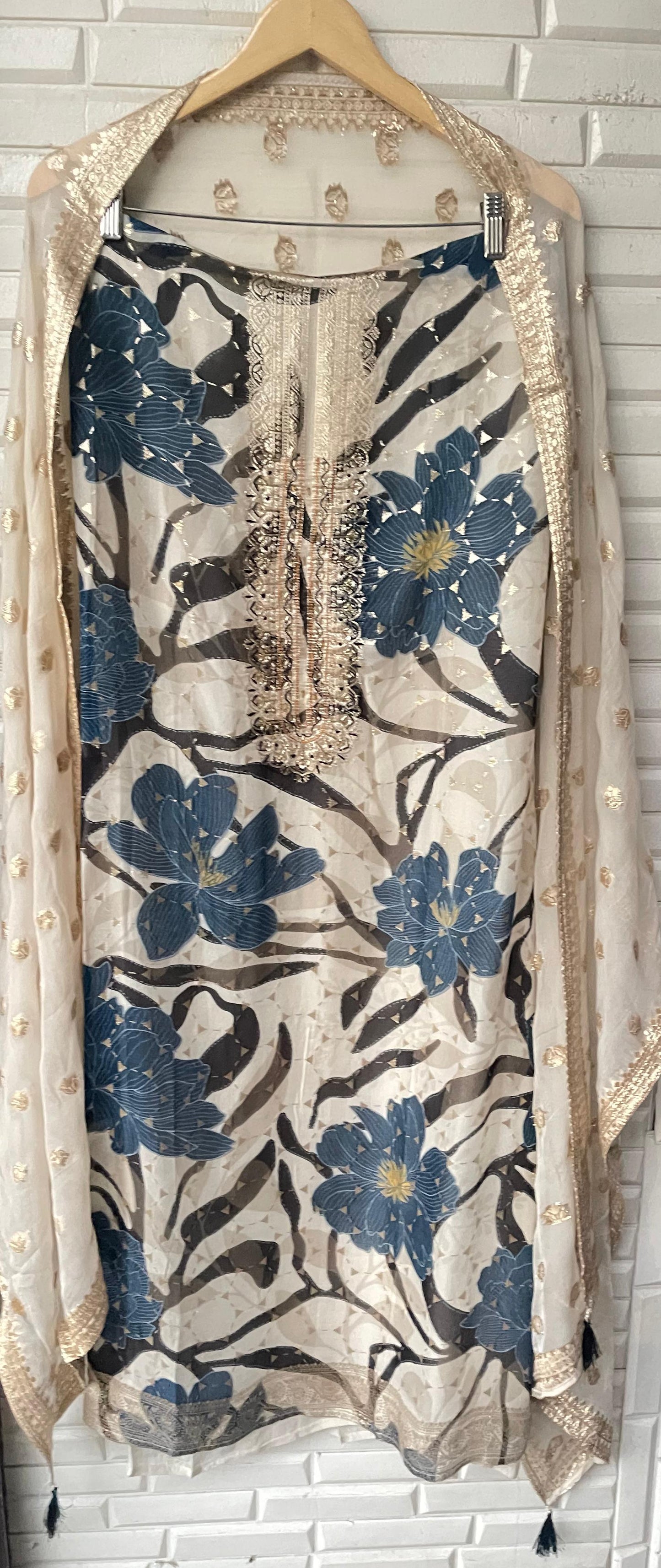 Banarasi organza unstitched ladies suit Rc17840