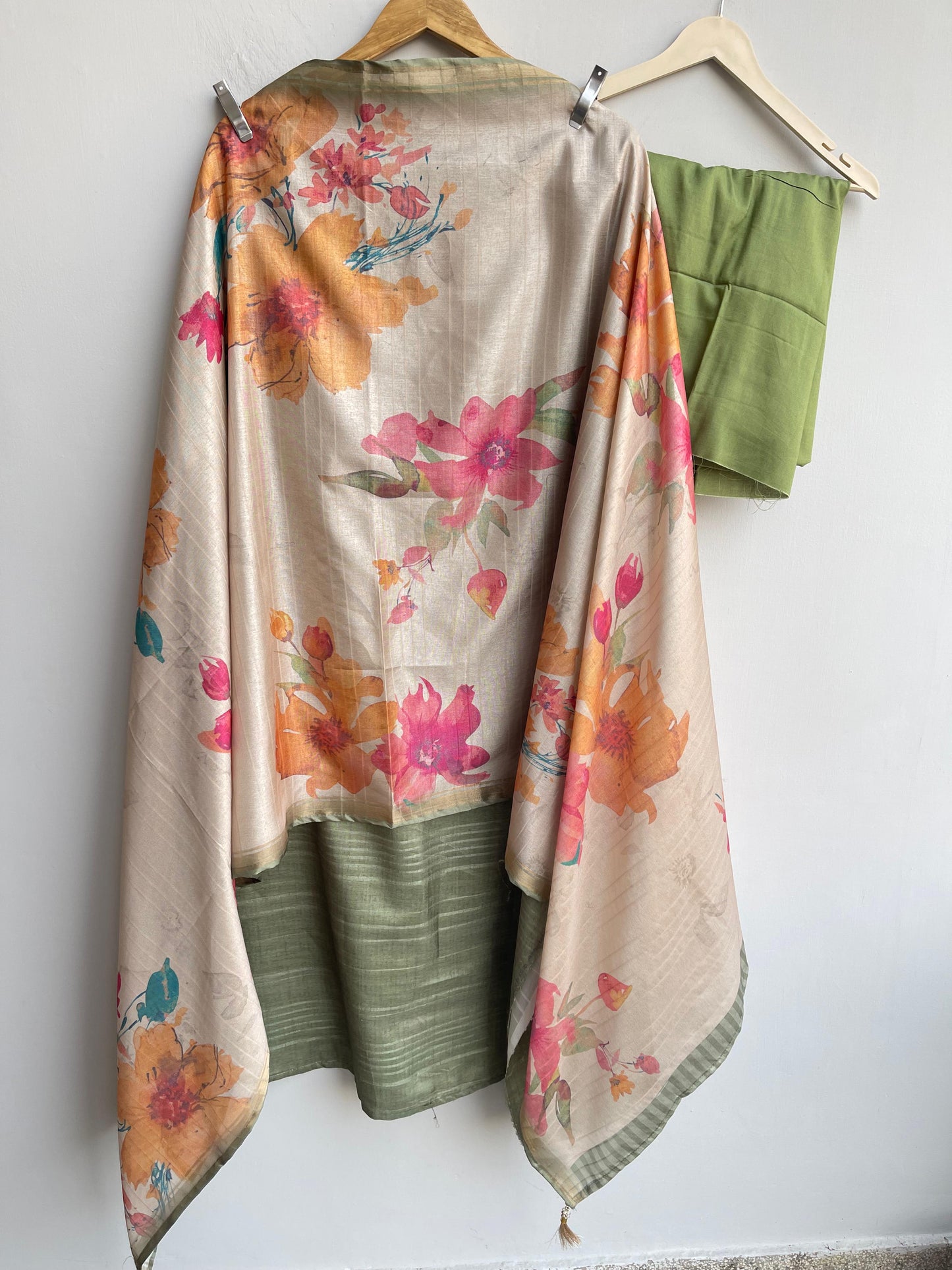 Silk unstitched ladies suit Rc18432 (b)