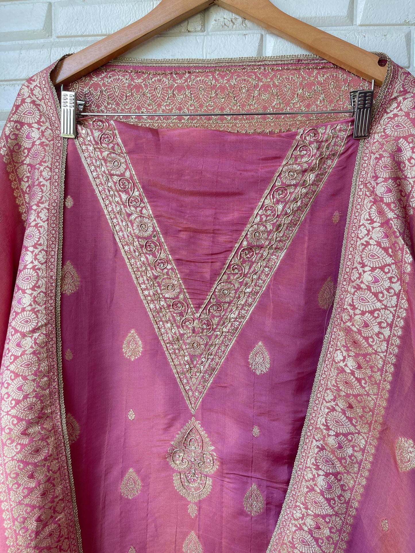 Banarasi shimmer silk unstitched ladies suit Rc17749 (b)