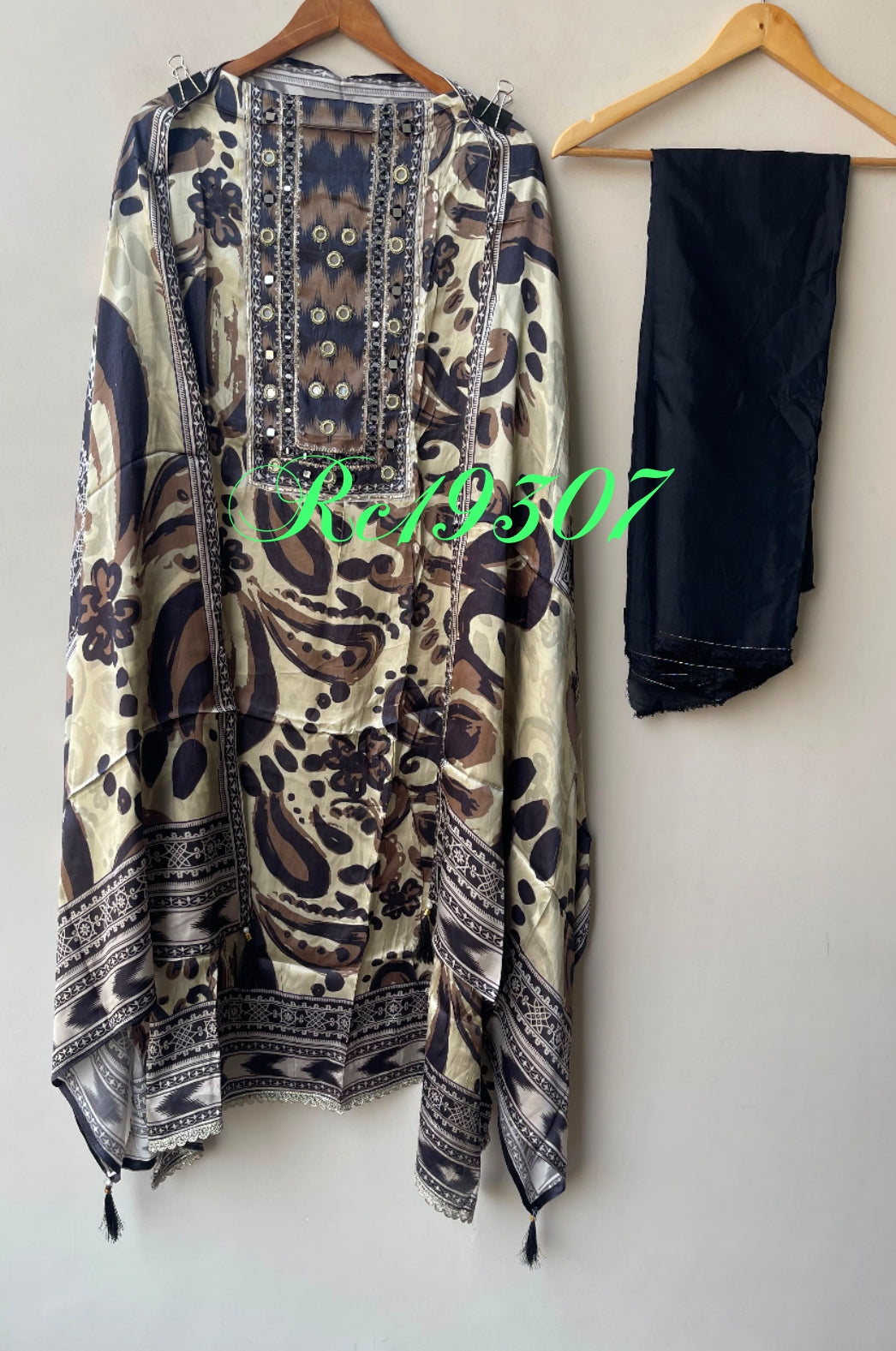 Gajji satin silk printed ladies unstitched suit Rc19307