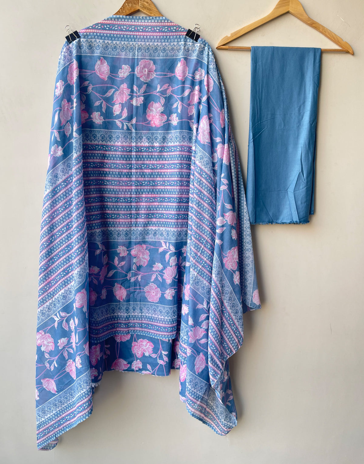 Printed Cotton Embroidered Unstitched 3 Pcs Suit Set