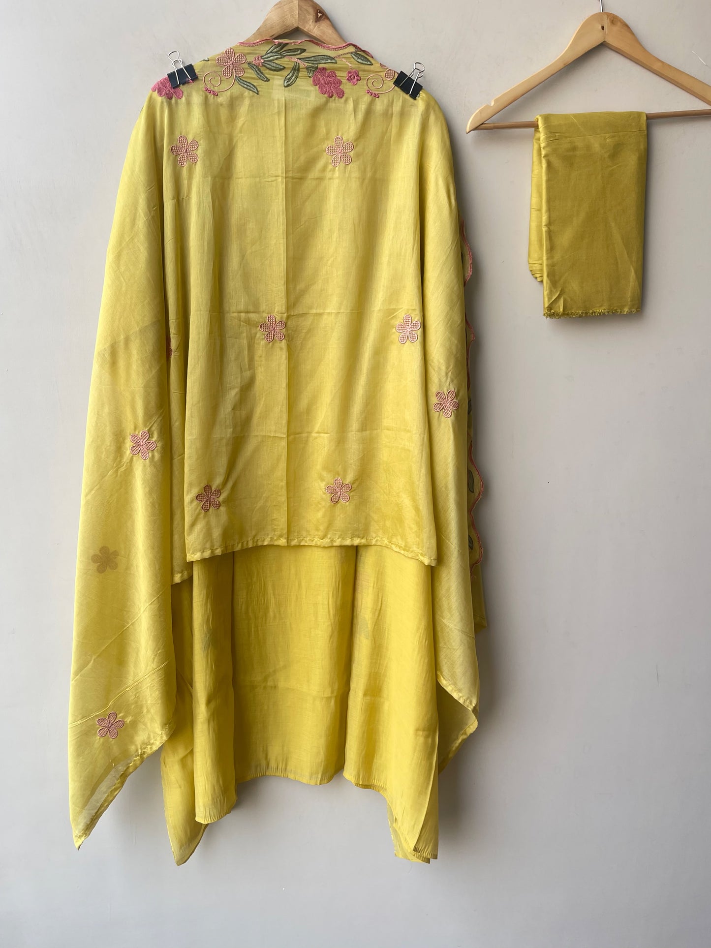 Mul chanderi unstitched ladies suit Rc19308 (b)