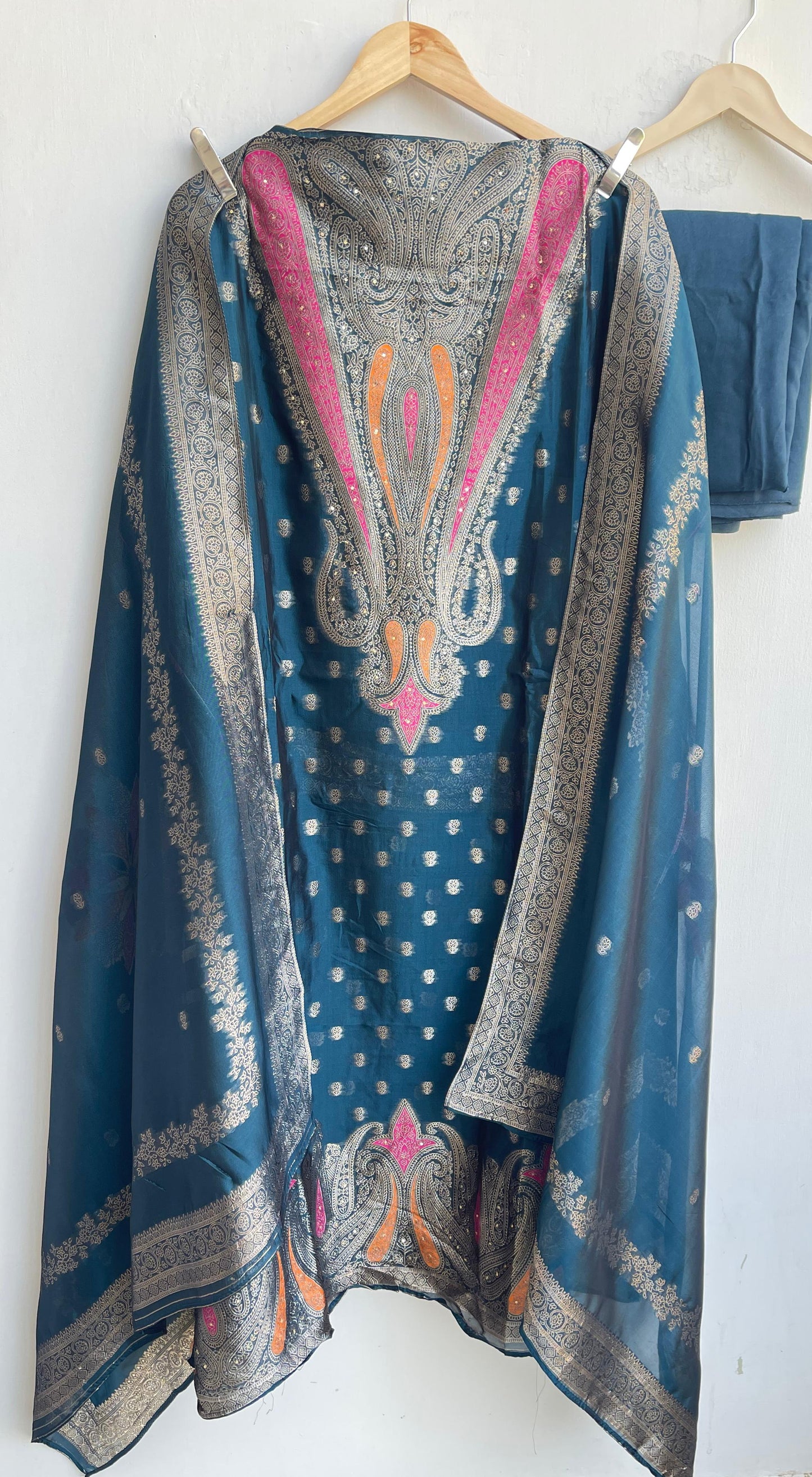 Banarasi silk unstitched ladies suit Rc17878 (b)