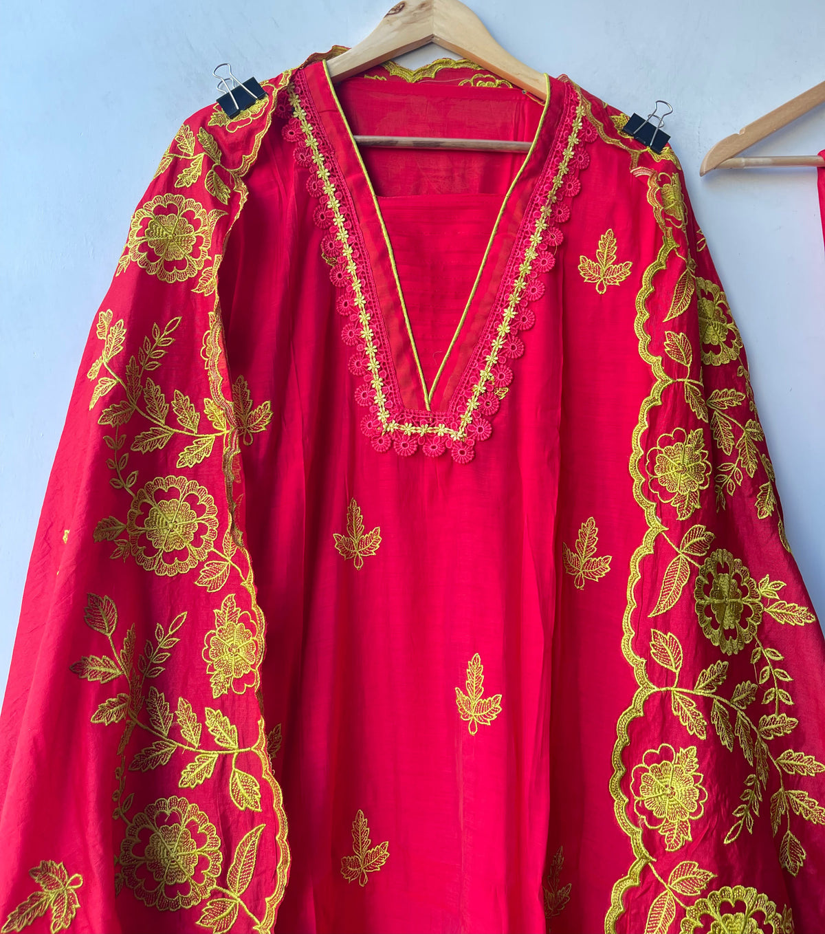 Elegant Unstitched Mul Chanderi 3 Pcs Suit Set