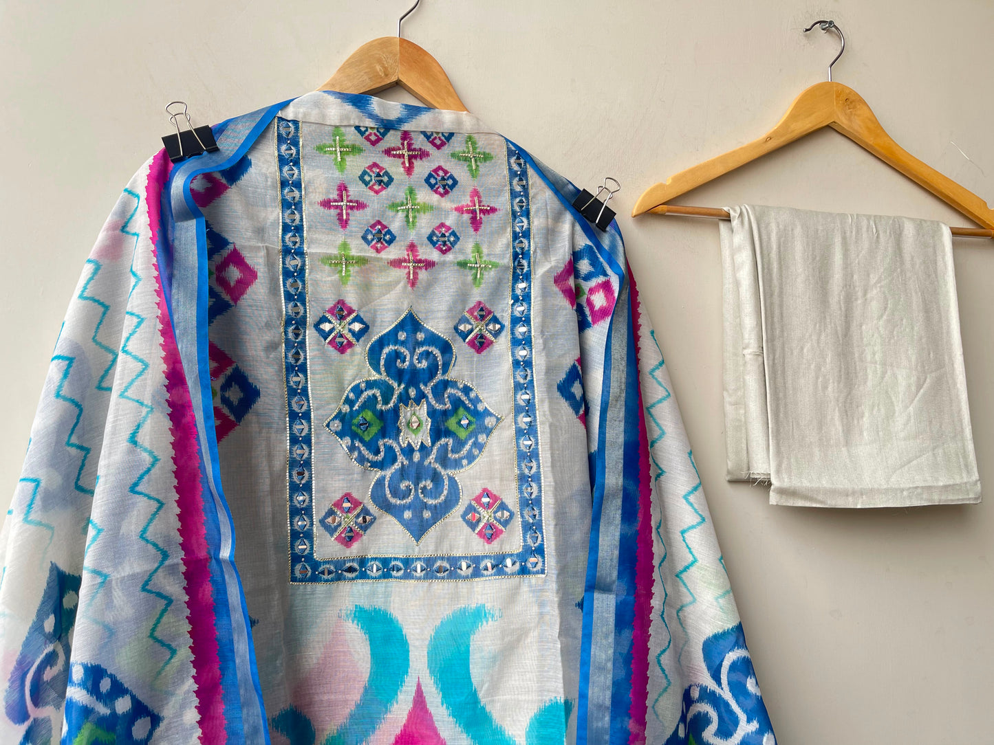Mul chanderi printed ladies unstitched suit Rc19200