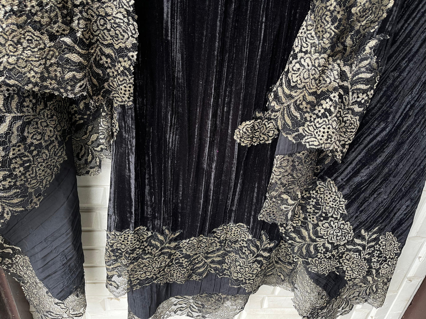 Micra crushed velvet unstitched ladies suit Rc18226