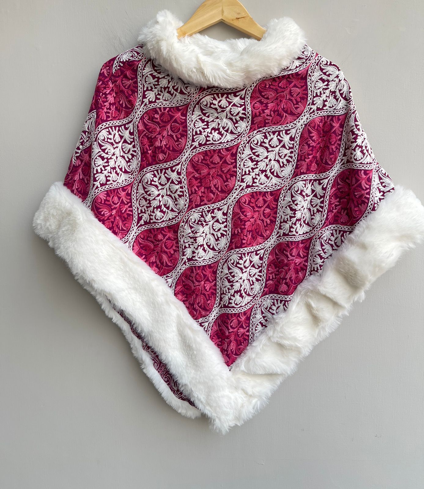 Winter ladies ponchos Rc17885