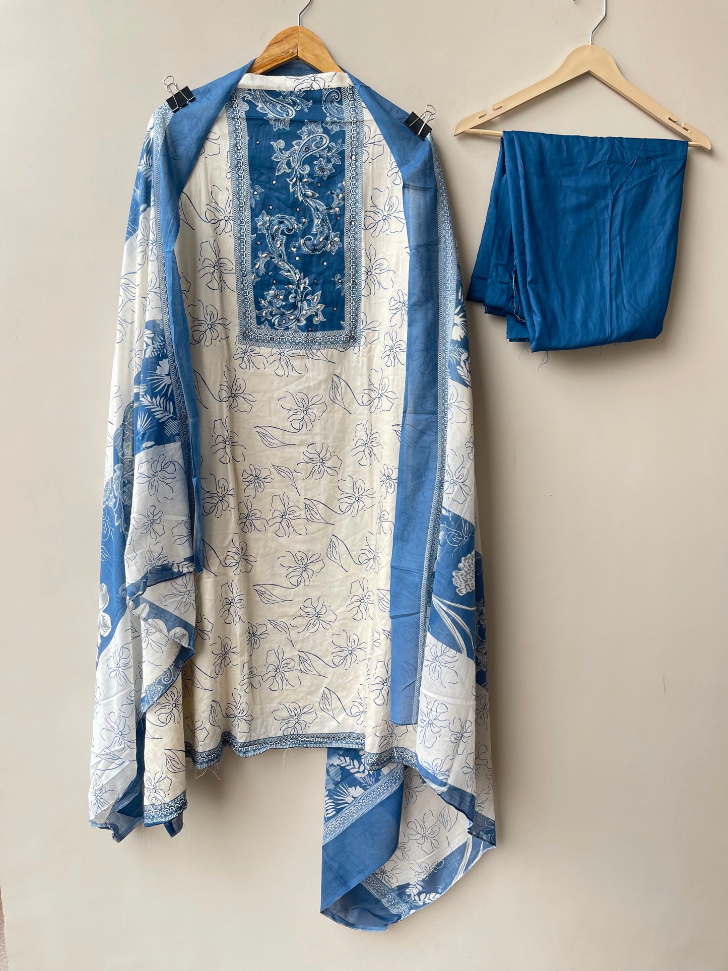 Mul cotton printed unstitched ladies suit Rc18968