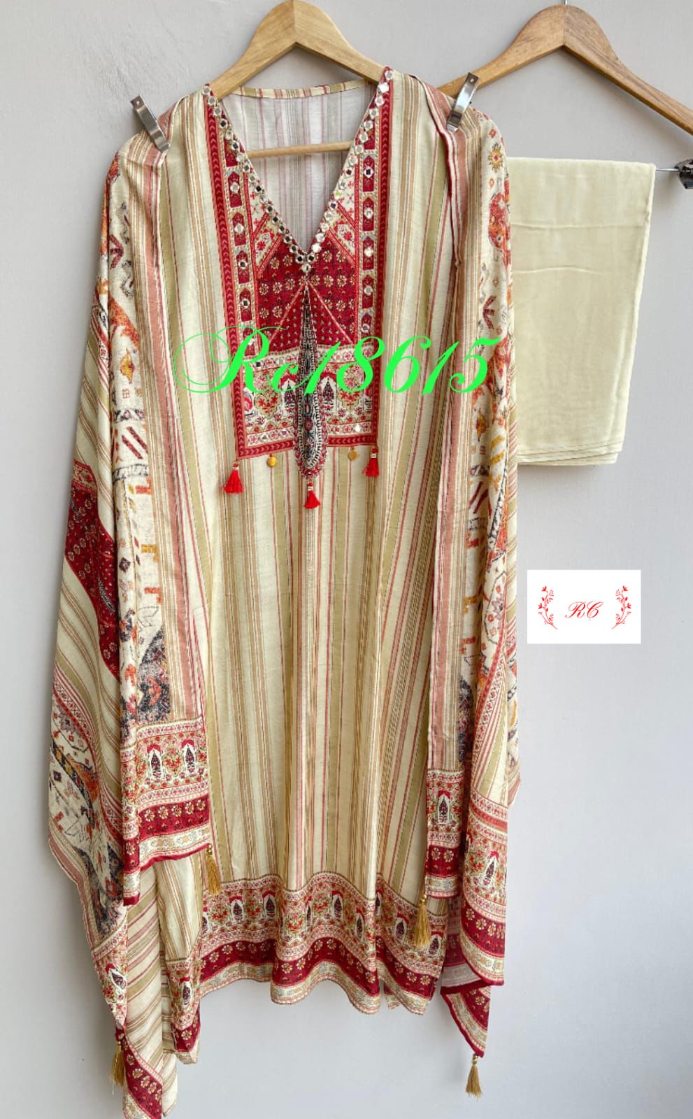 Muslin Printed Unstitched Ladies Suit RC18615 – view 3