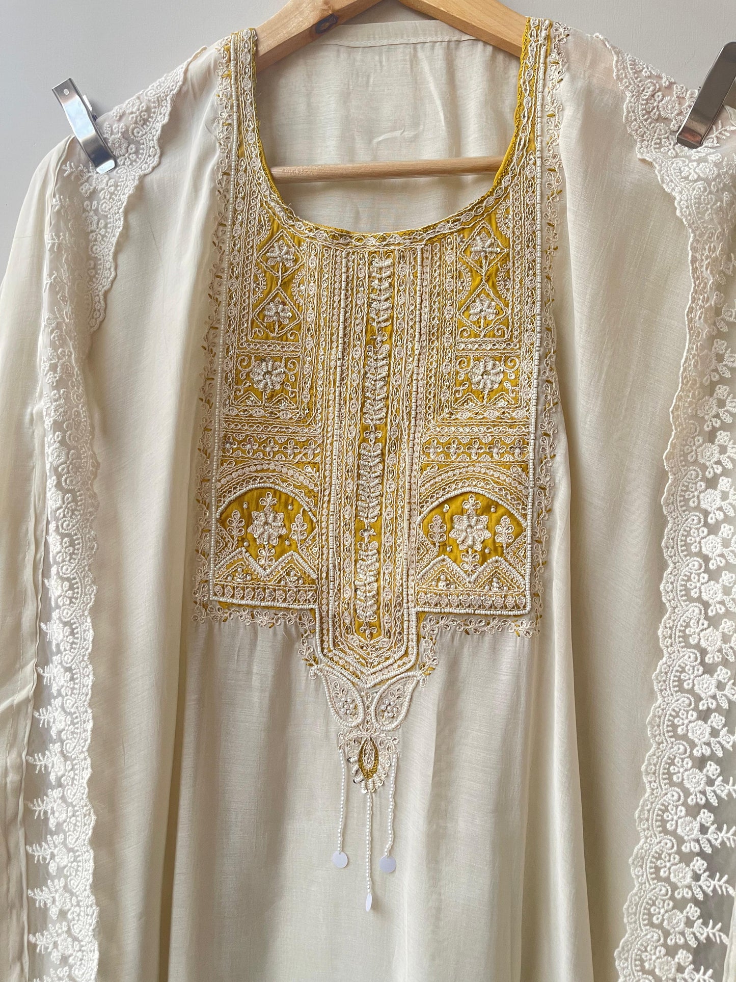 Mul Chanderi Unstitched Ladies Suit RC18730
