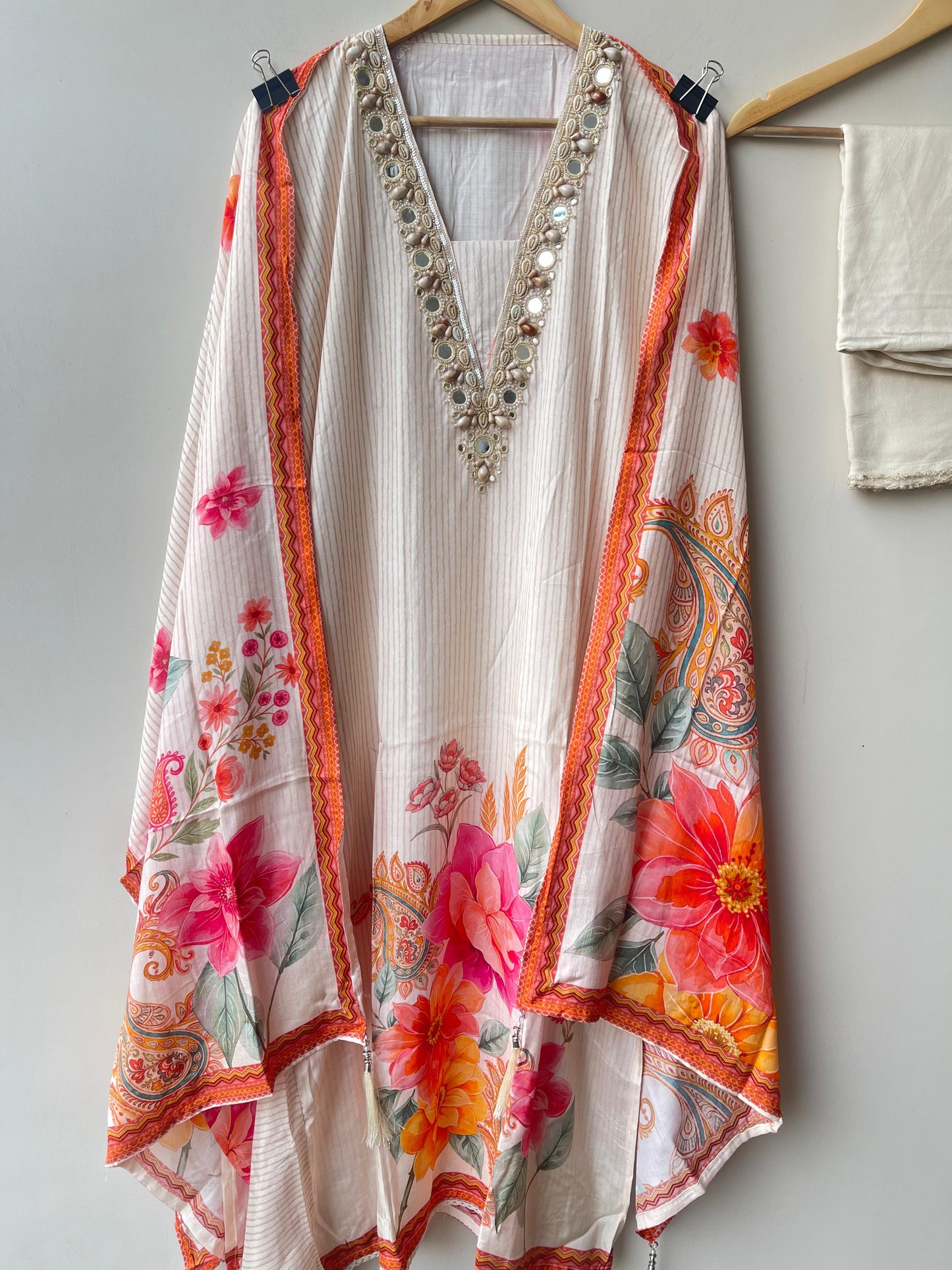 Muslin Printed Unstitched Ladies Suit RC18876 – view 7