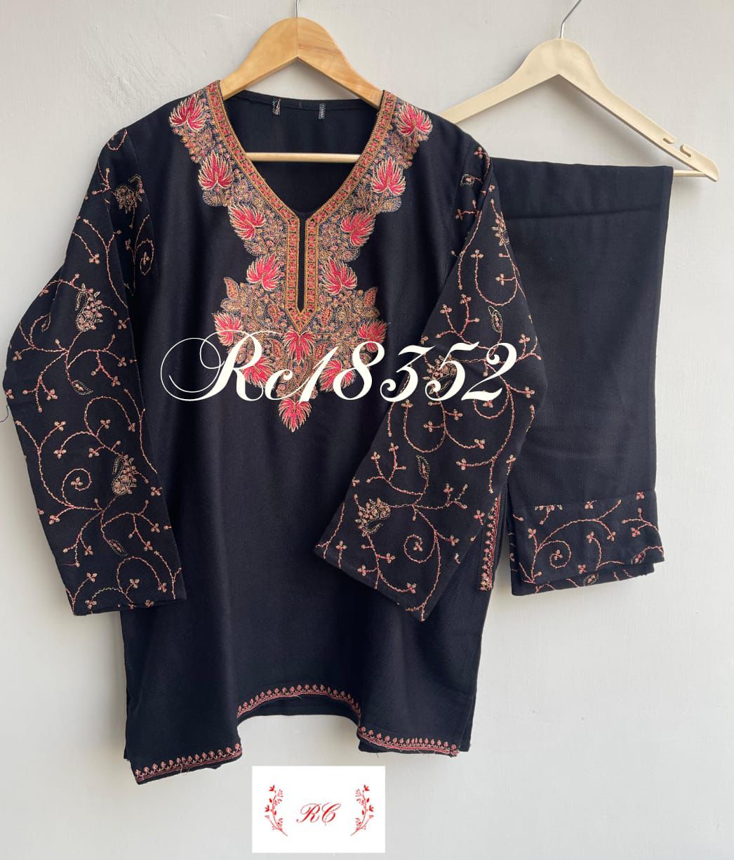 Kashmiri pheron short kurta ladies coord set Rc18352