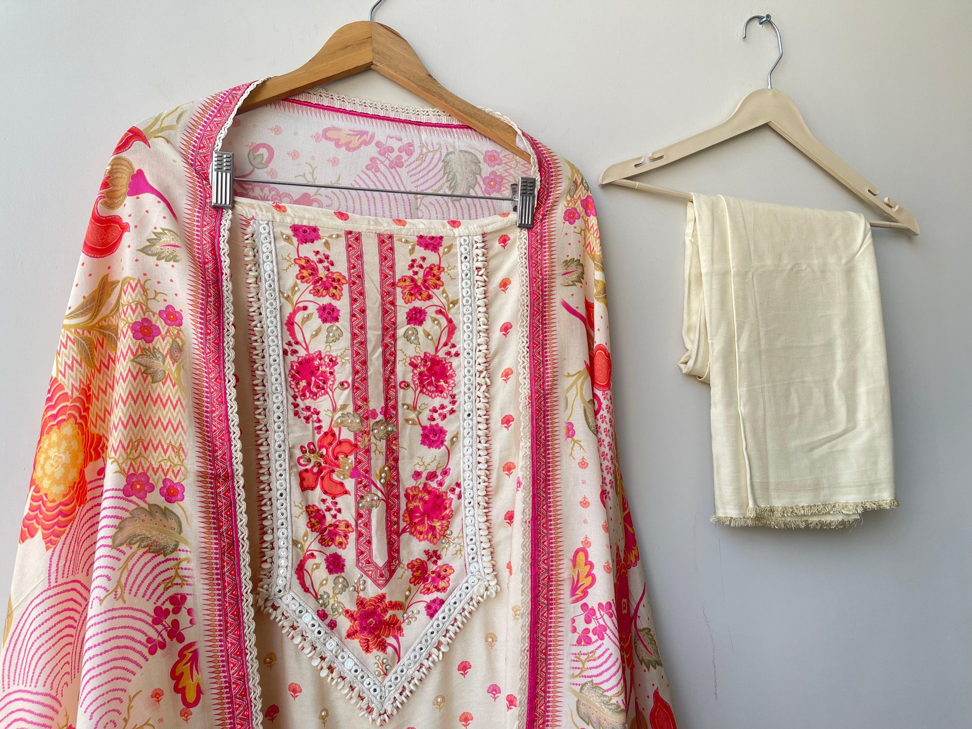 Muslin Printed Unstitched Ladies Suit RC-18704