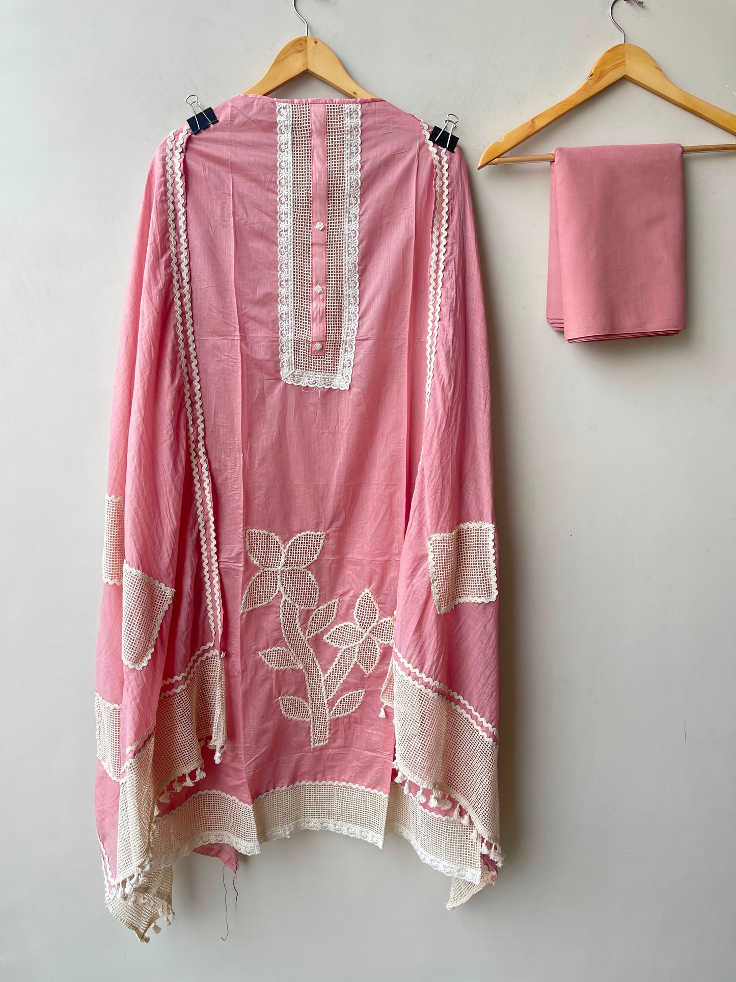 Mul chanderi applique work unstitched ladies suit Rc19172 (a)