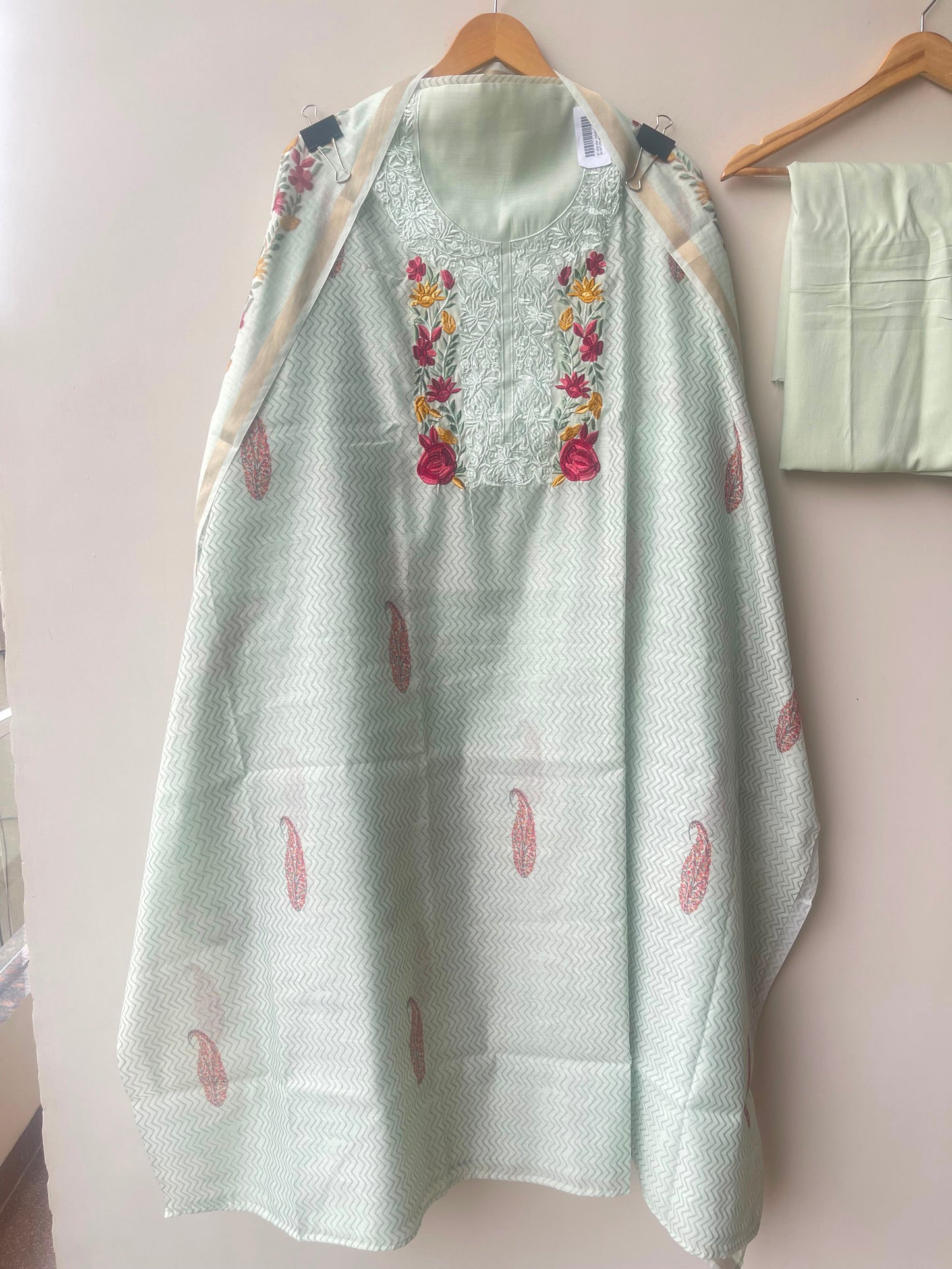 Mul chanderi printed ladies unstitched suit Rc18960 (b)