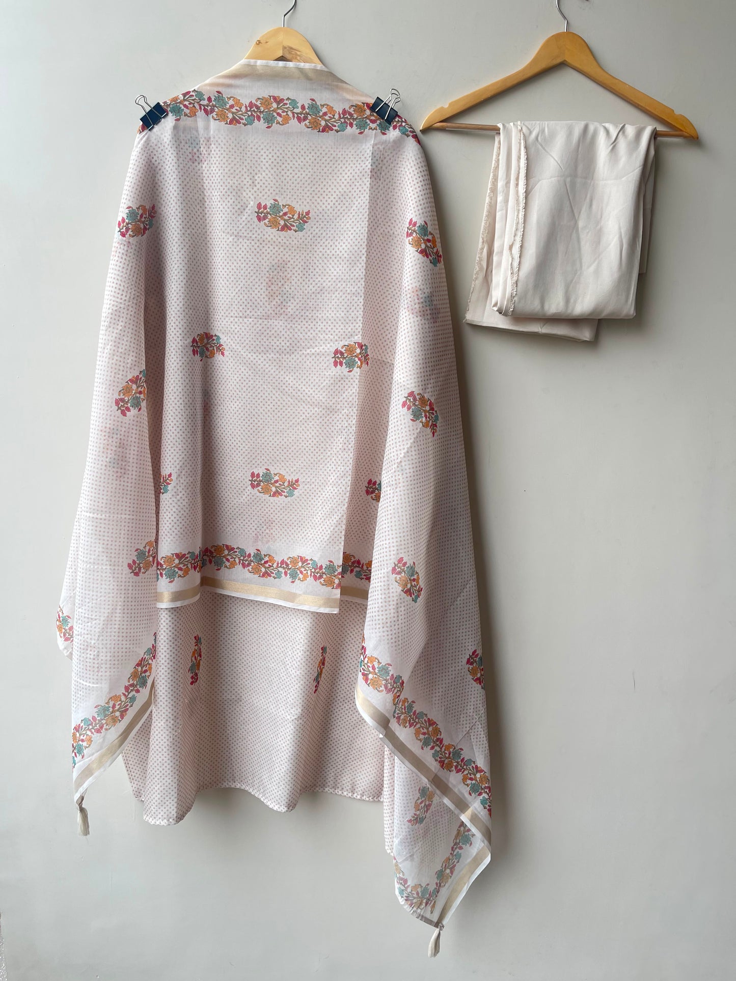 Mul chanderi printed ladies unstitched suit Rc19026 (a)