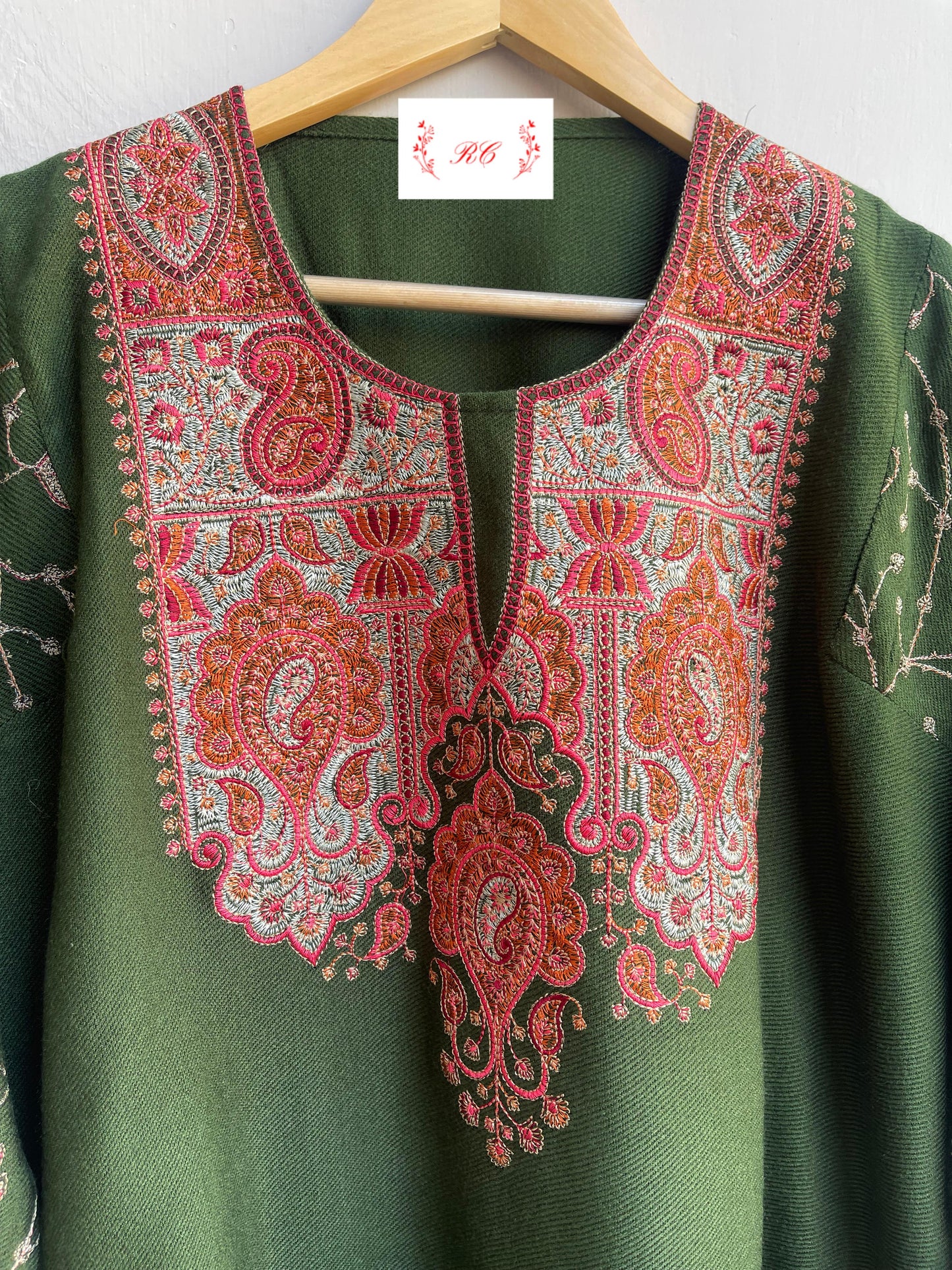 Kashmiri pheron readymade ladies kurta Rc18142 (b)