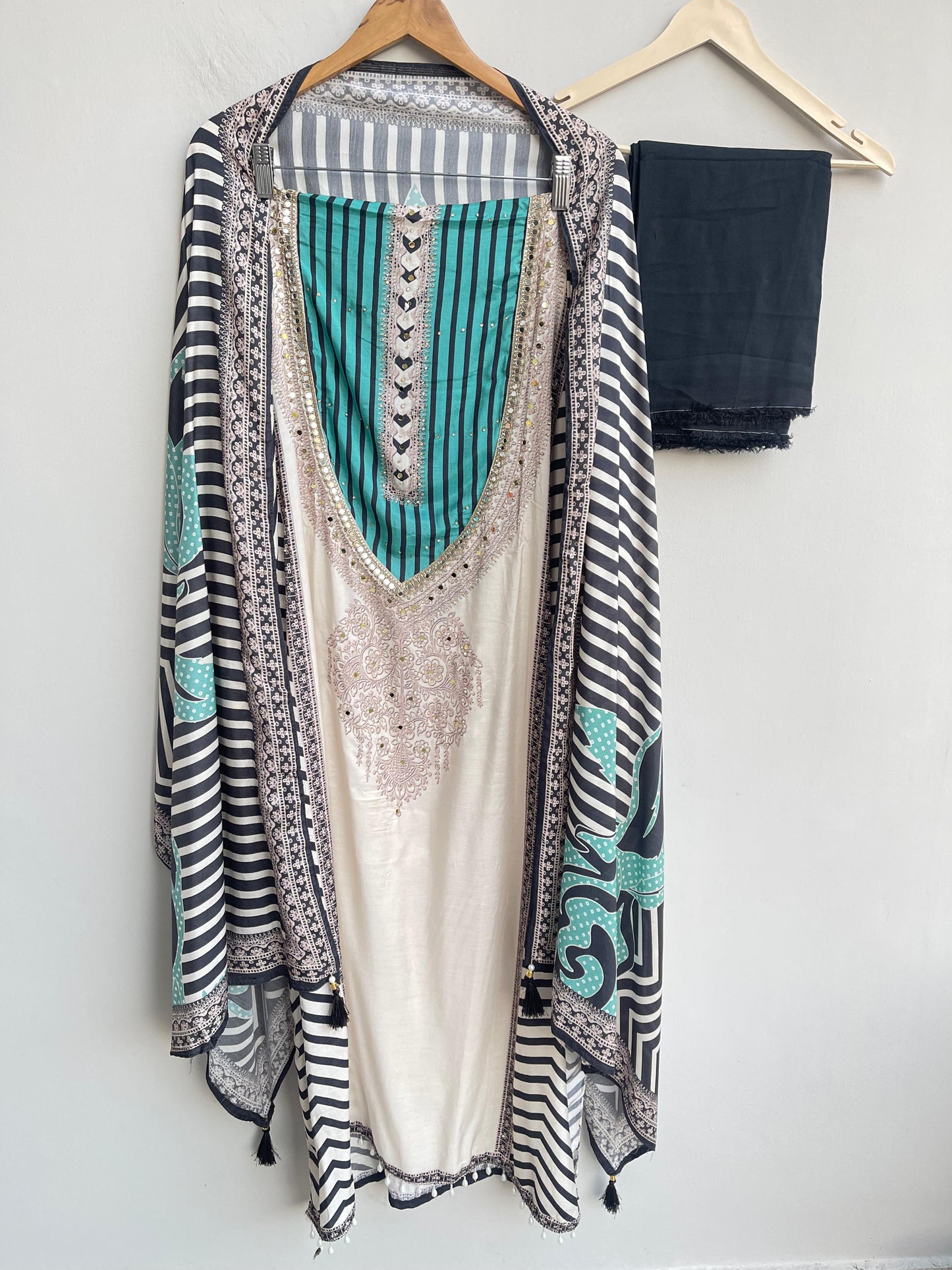 Muslin printed unstitched ladies suit Rc18374 (b)