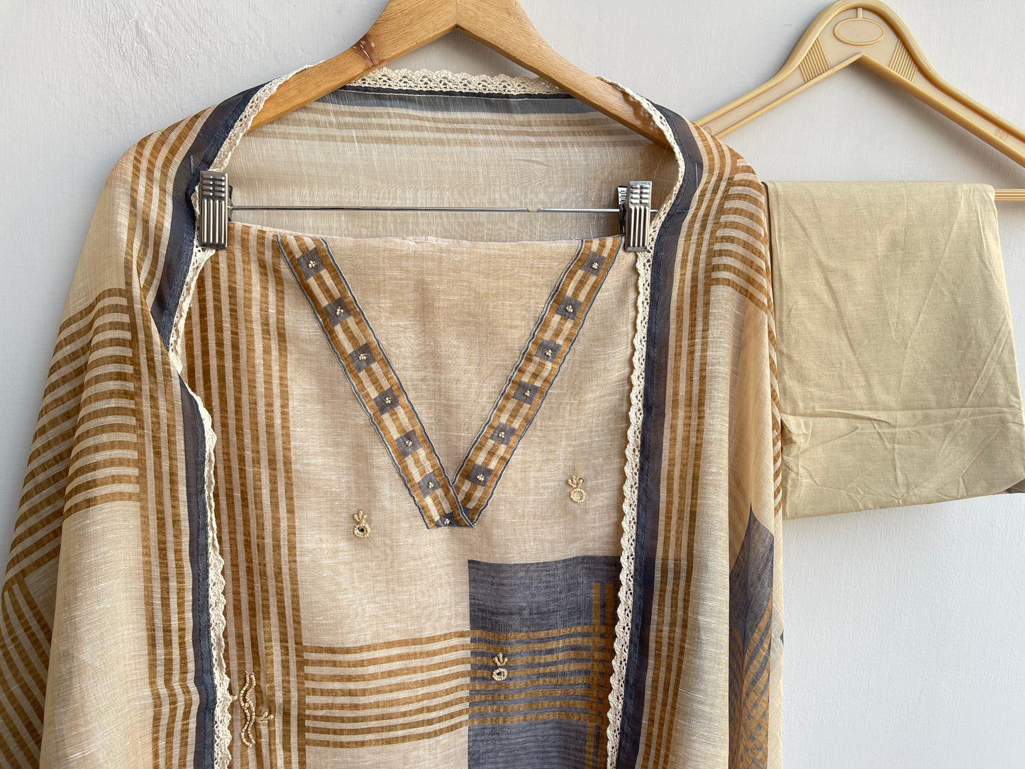 Soft linen unstitched ladies suit Rc18455