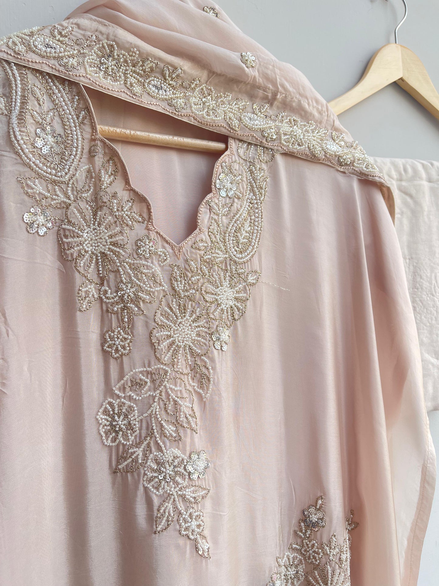 Satin crape unstitched ladies suit Rc17903