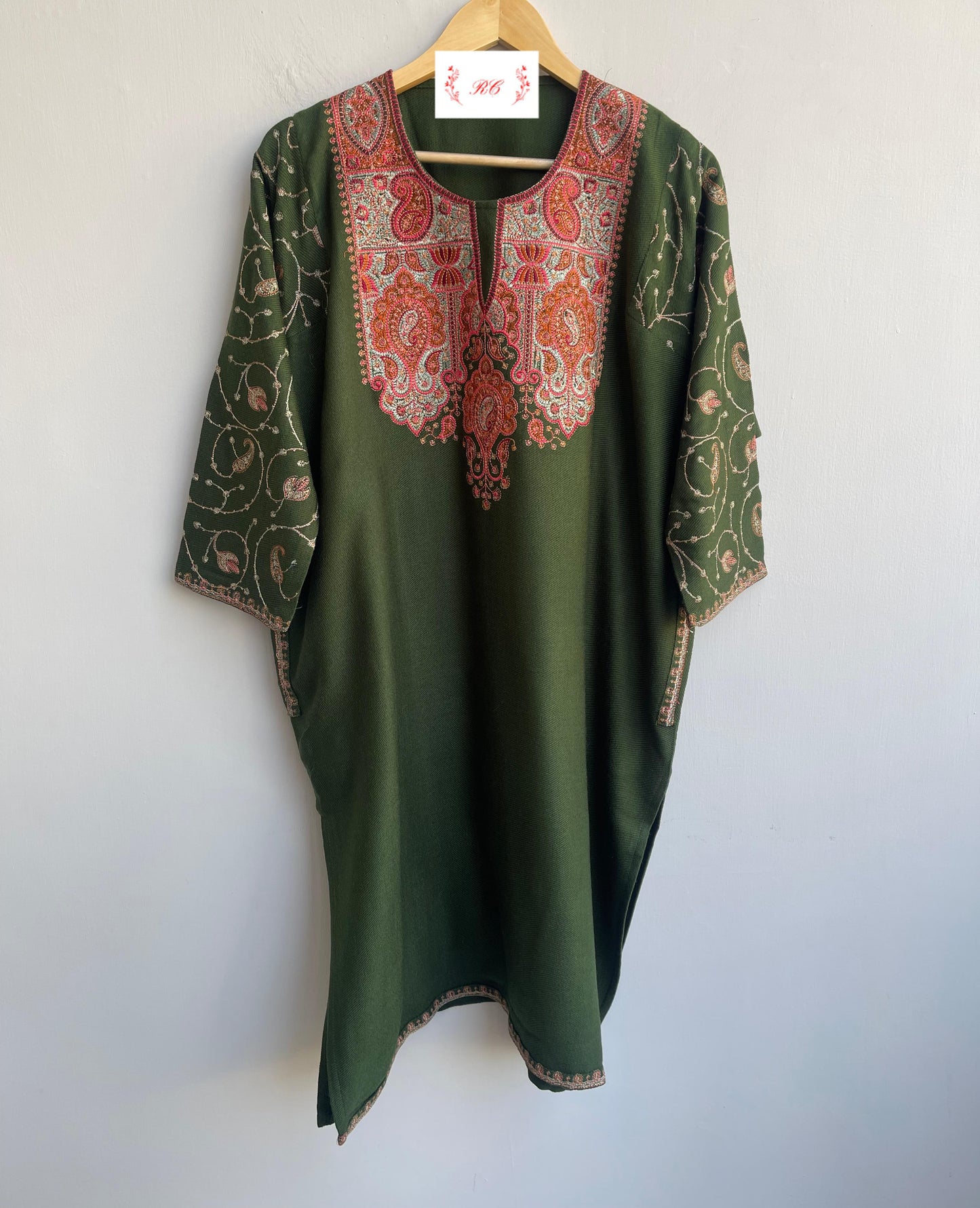 Kashmiri pheron readymade ladies kurta Rc18142 (b)